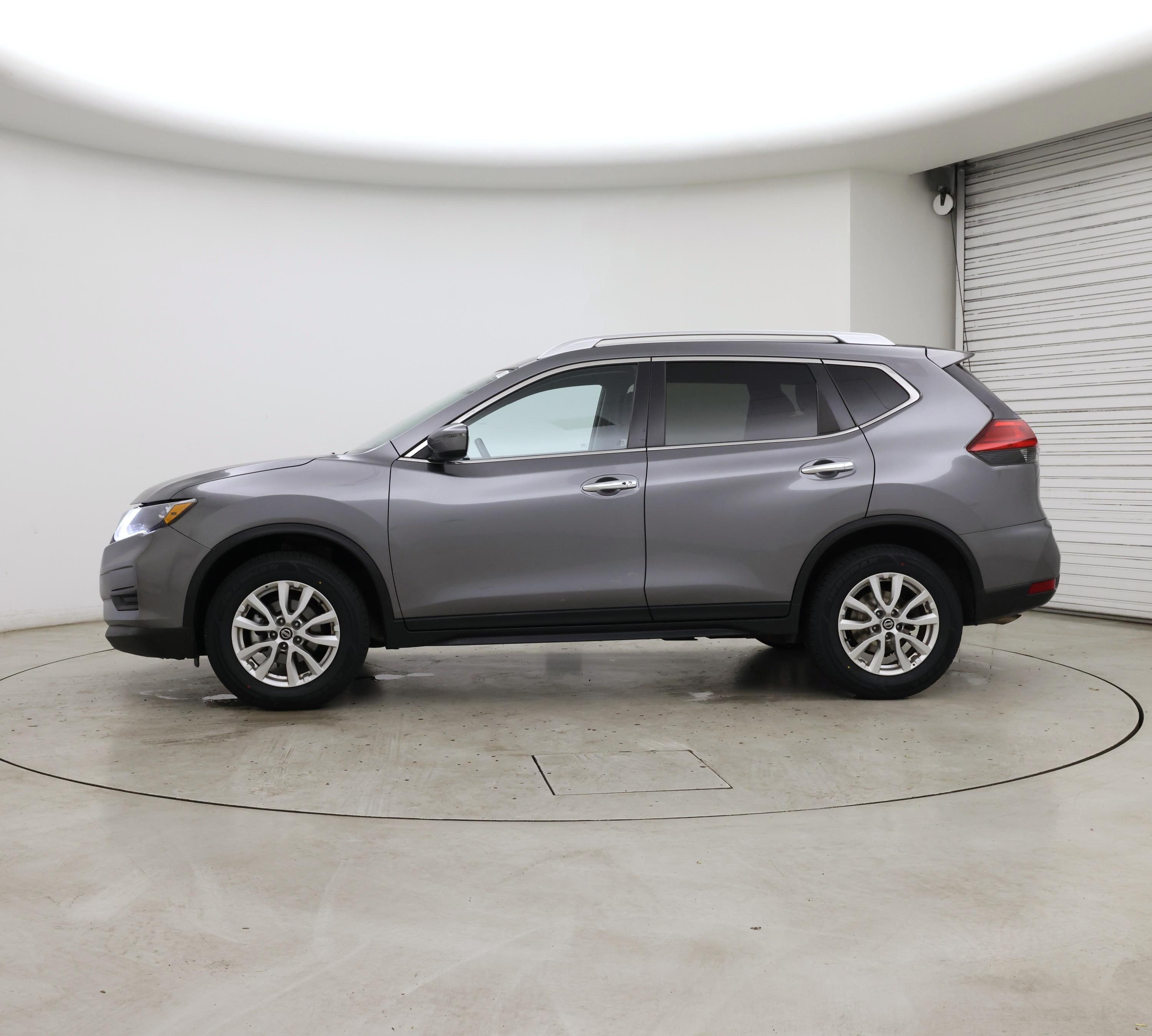 Thumbnail: 2017 Nissan Rogue - 3