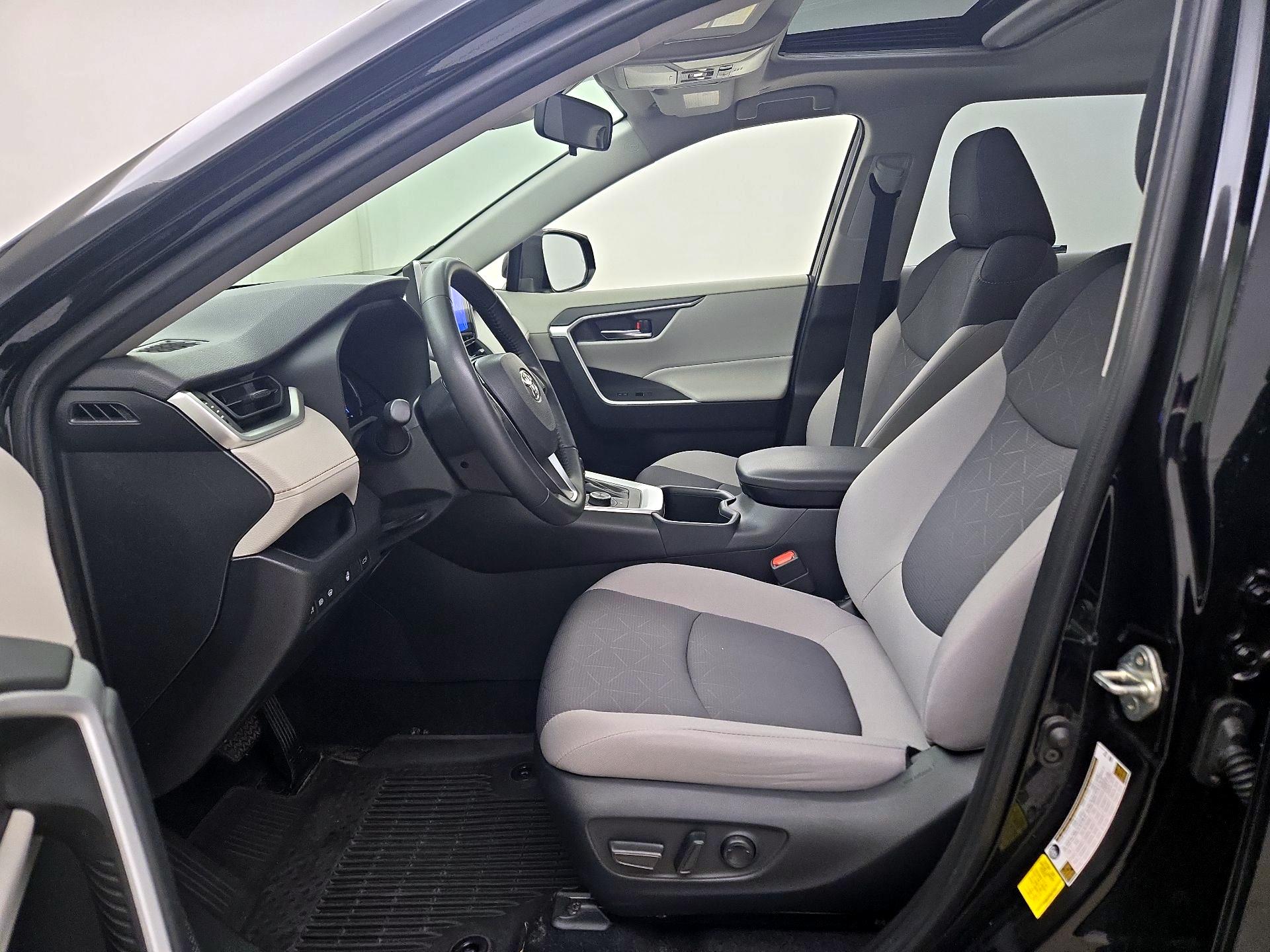 Thumbnail: 2025 Toyota RAV4 - 11