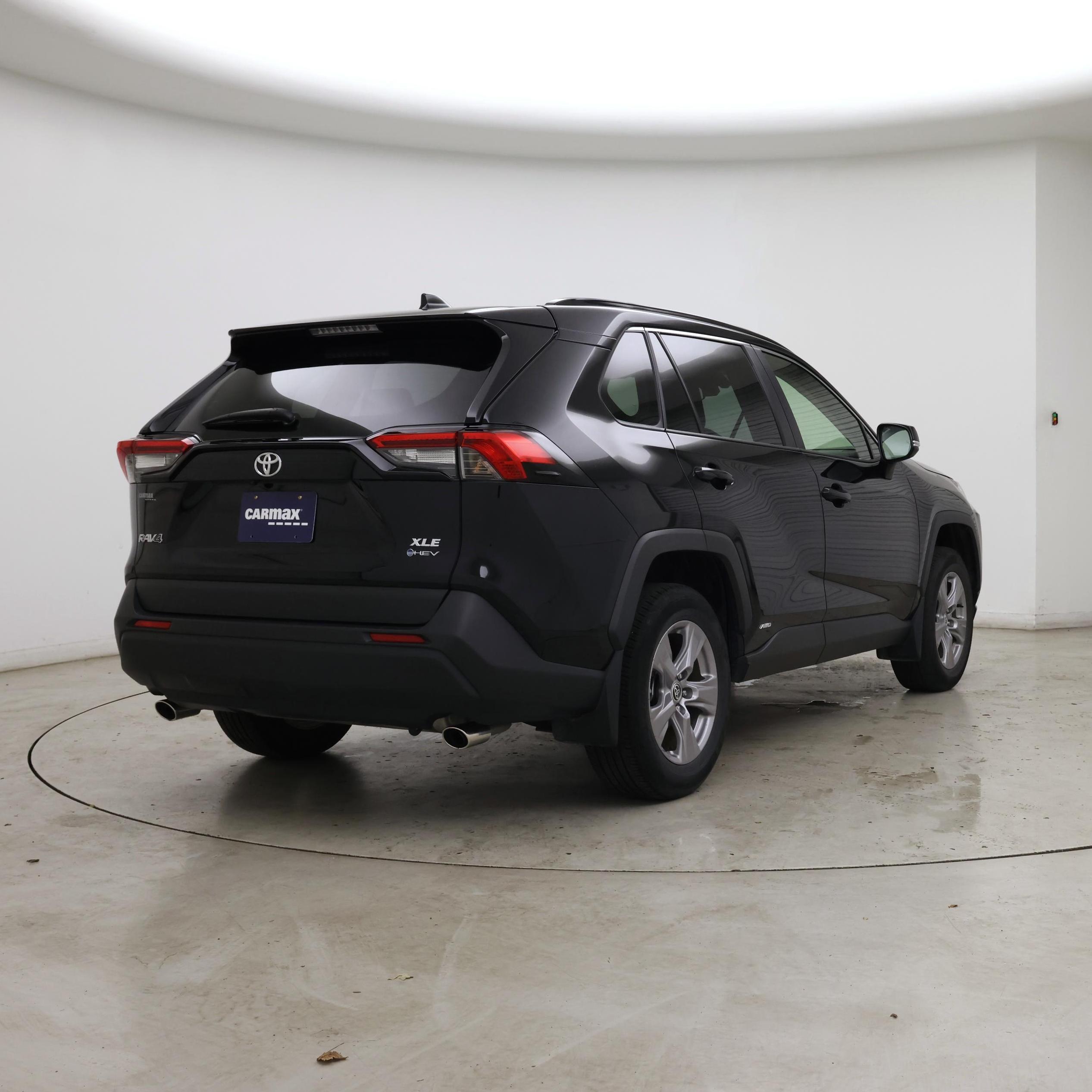 Thumbnail: 2025 Toyota RAV4 - 8