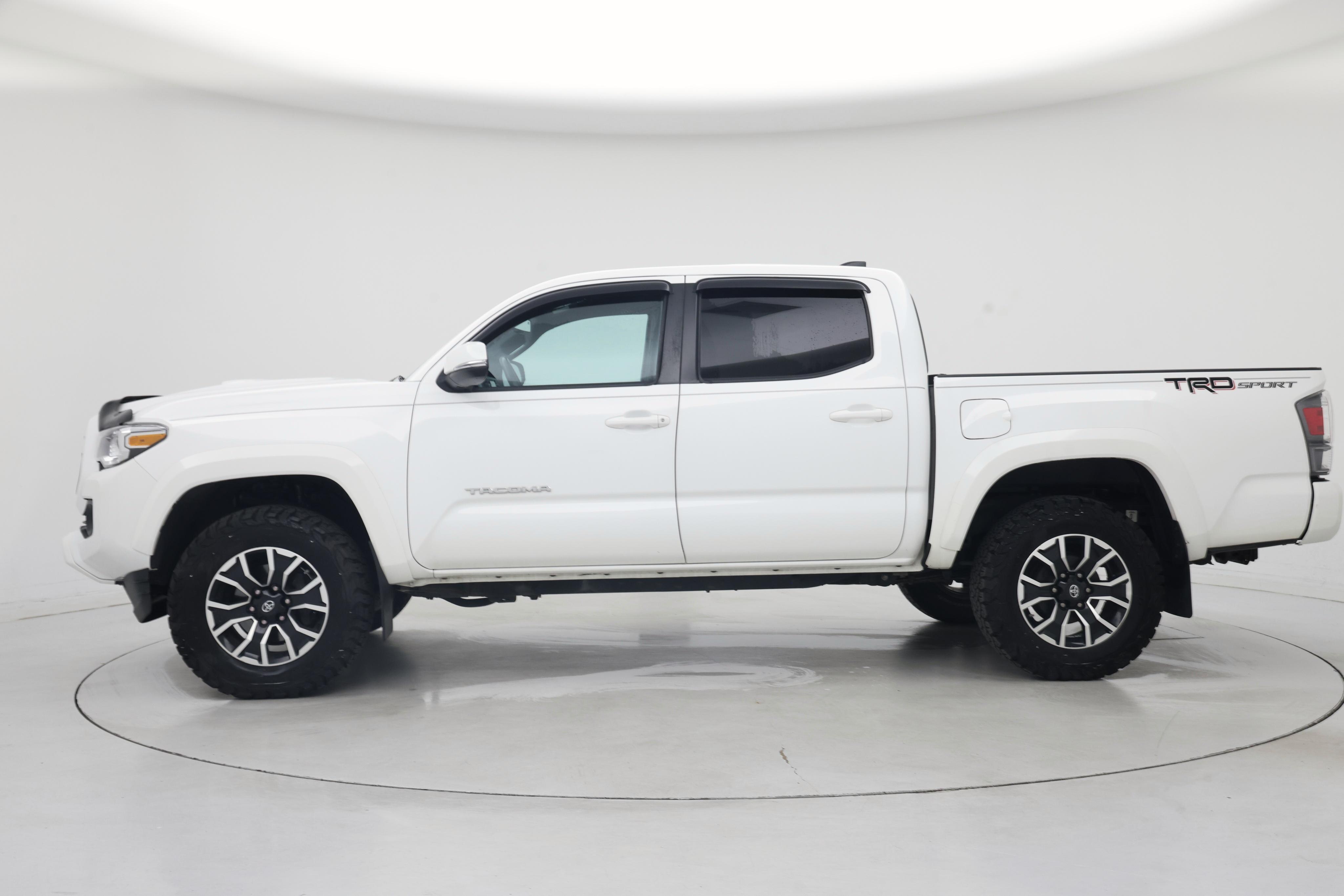 Thumbnail: 2021 Toyota Tacoma - 3