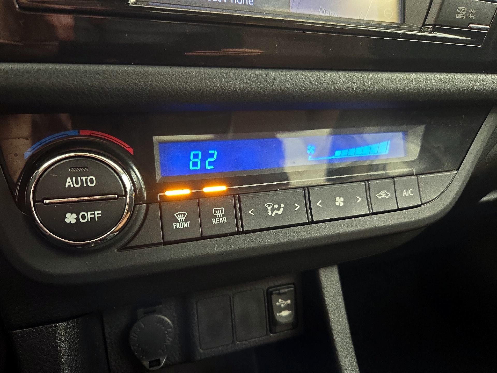 Thumbnail: 2015 Toyota Corolla - 15