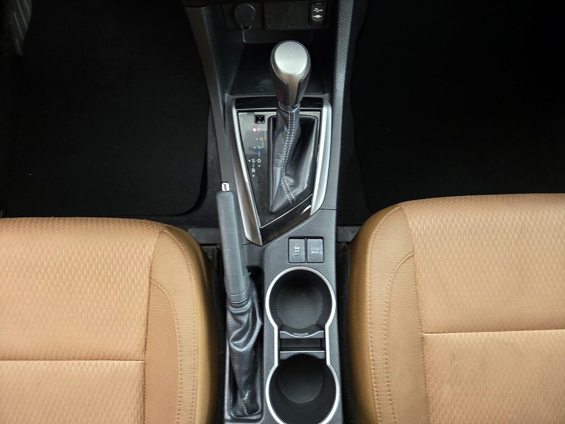 Thumbnail: 2015 Toyota Corolla - 16