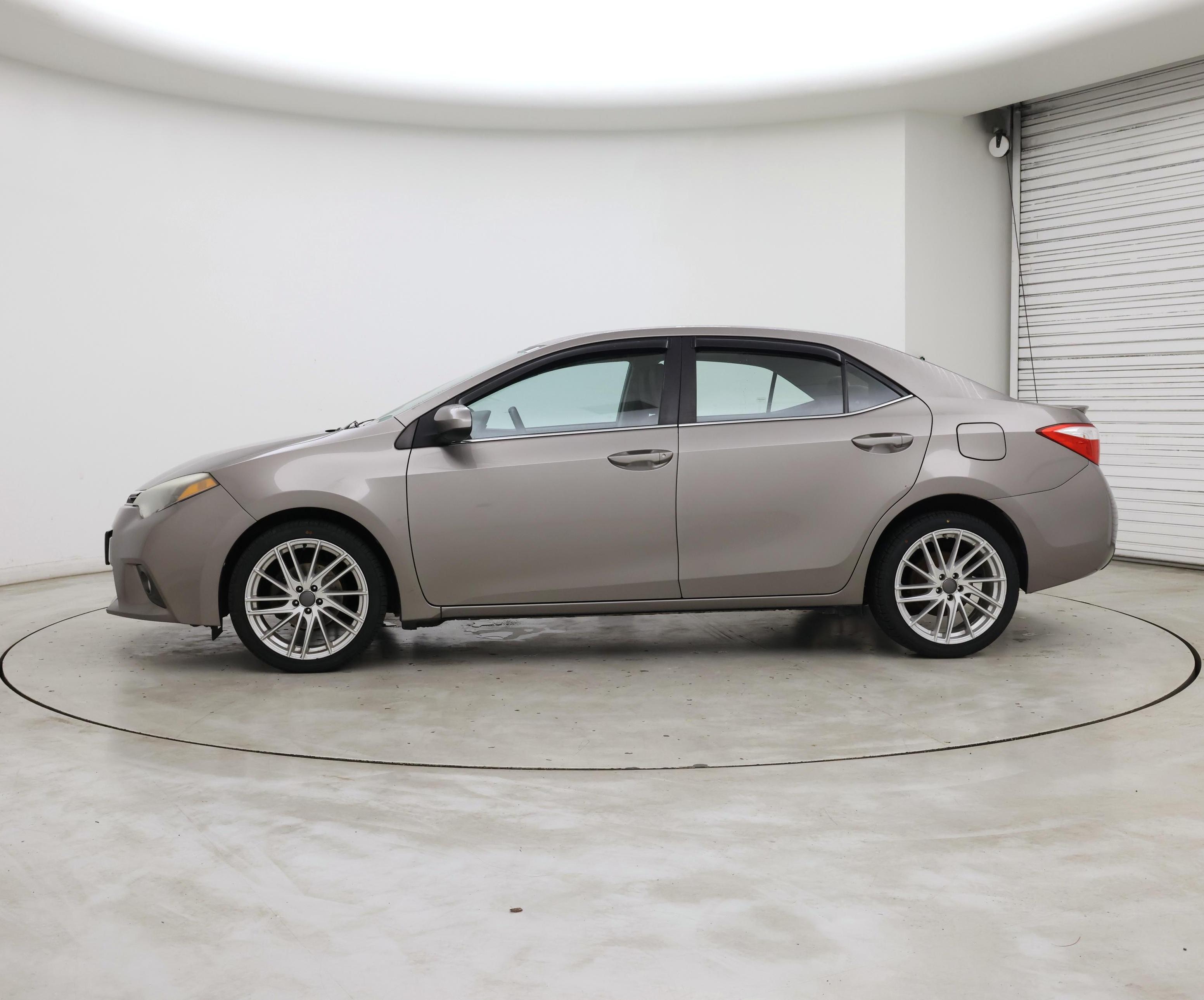 Thumbnail: 2015 Toyota Corolla - 3