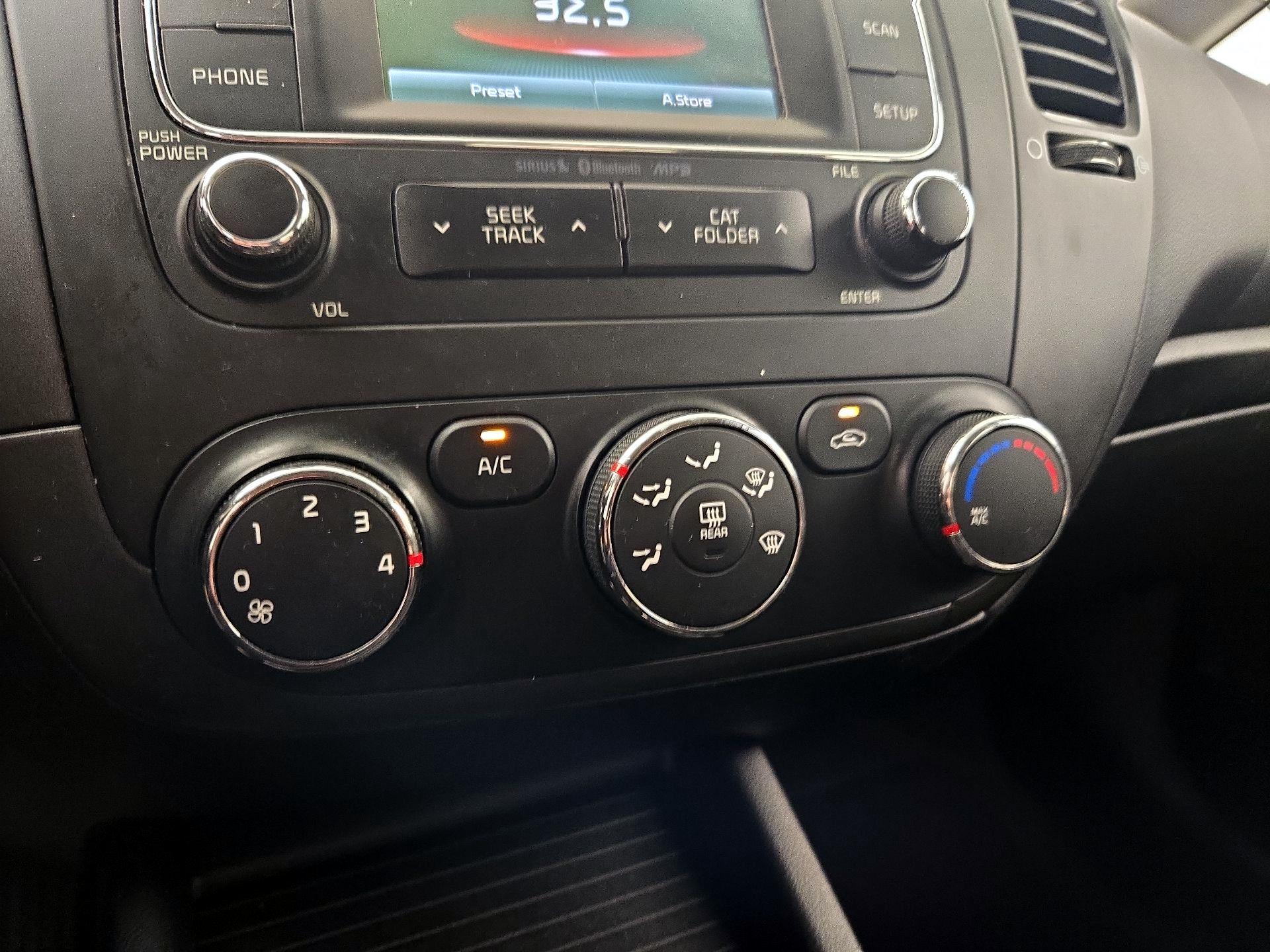 Thumbnail: 2016 Kia Forte - 15