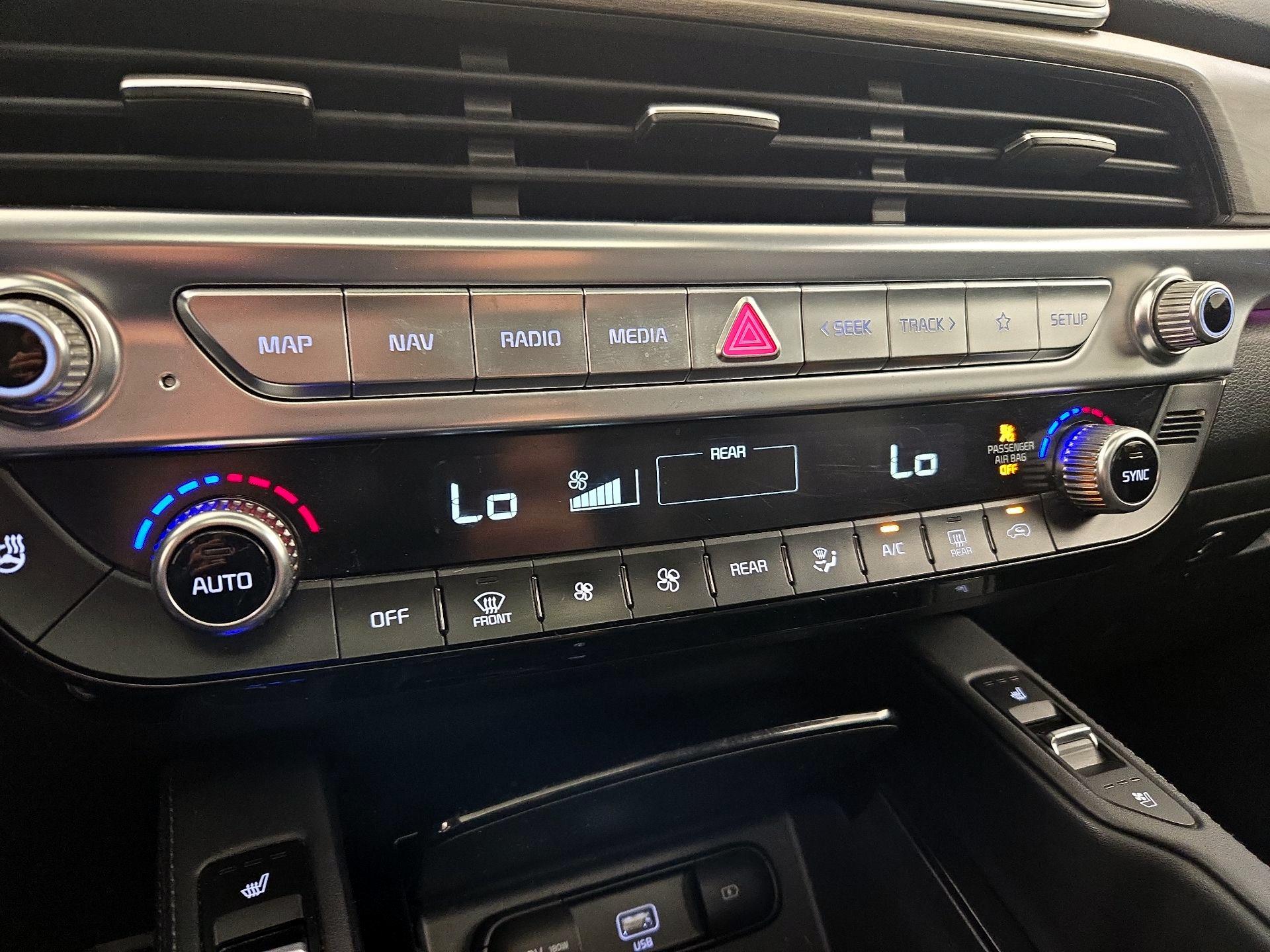 Thumbnail: 2020 Kia Telluride - 17