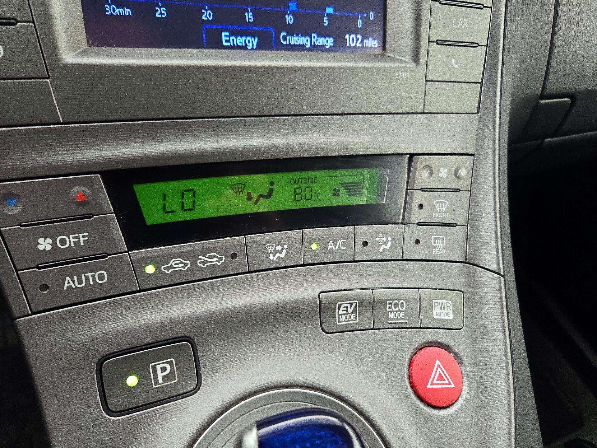 Thumbnail: 2015 Toyota Prius - 16