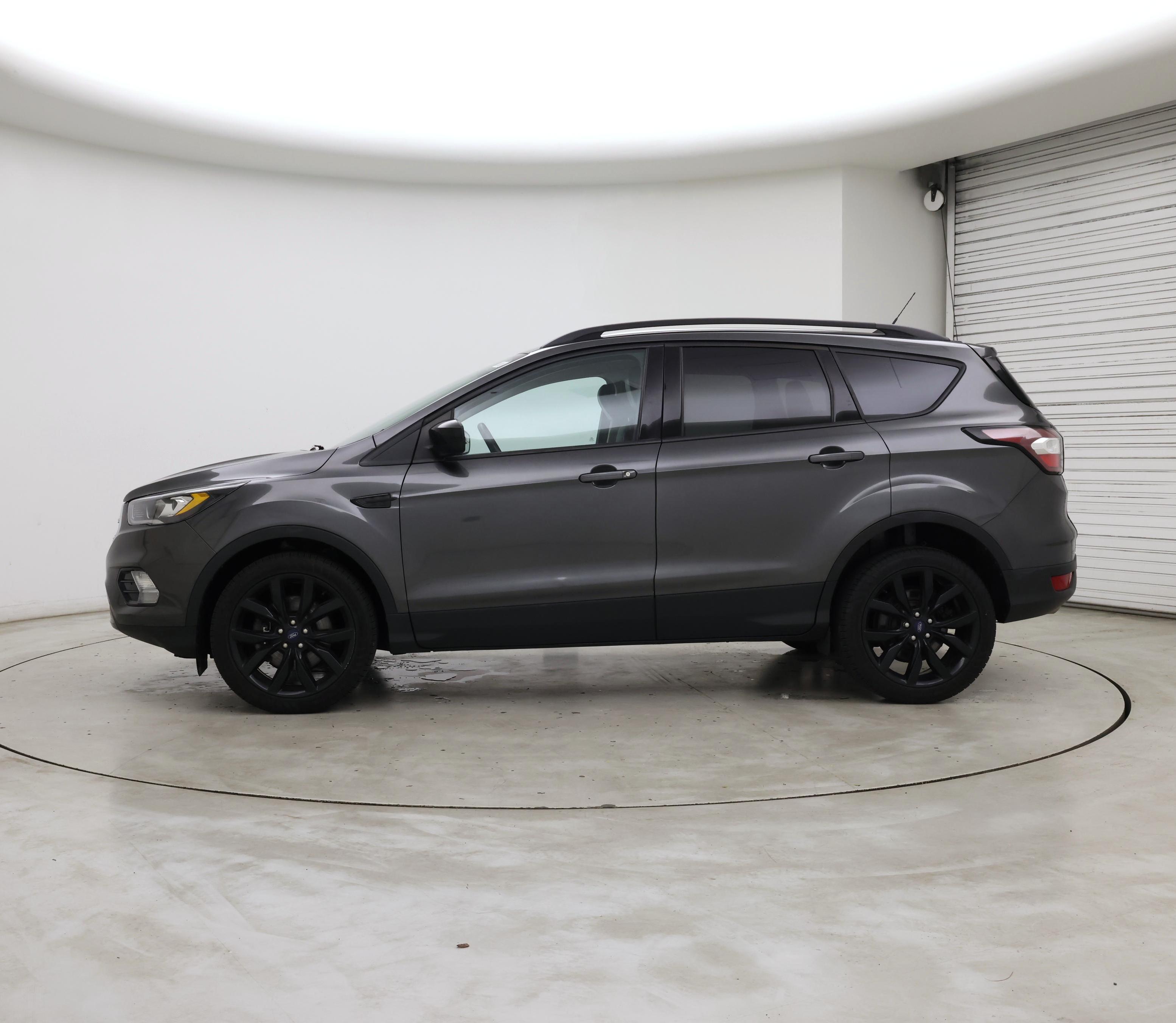 Thumbnail: 2018 Ford Escape - 3