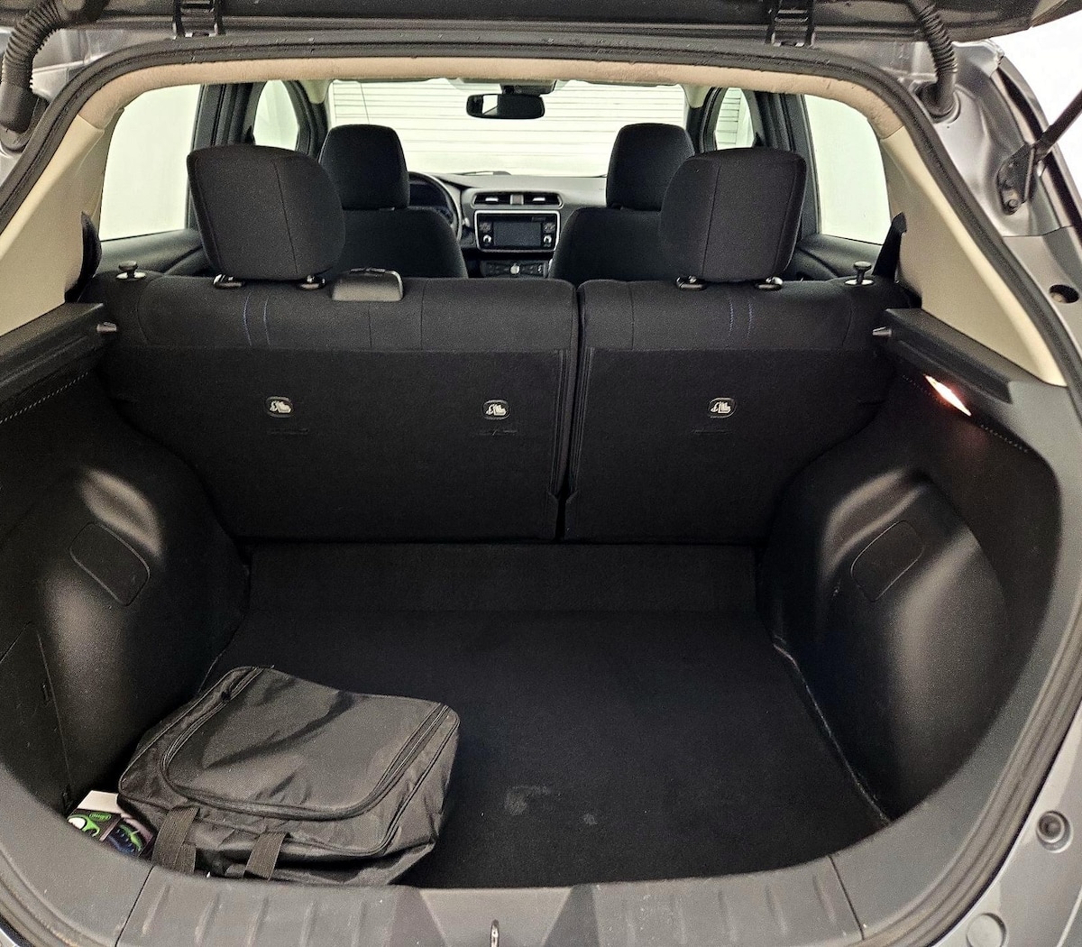 Trunk/Cargo (Seats Up)