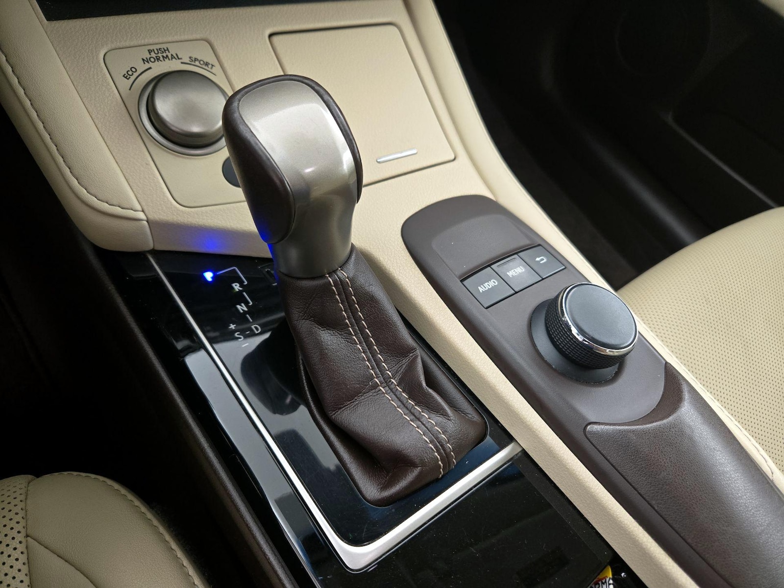 2017 Lexus ES 350 - Photo 18