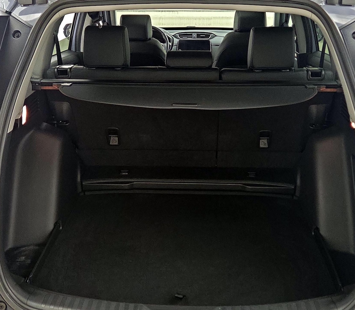 Trunk/Cargo (Seats Up)