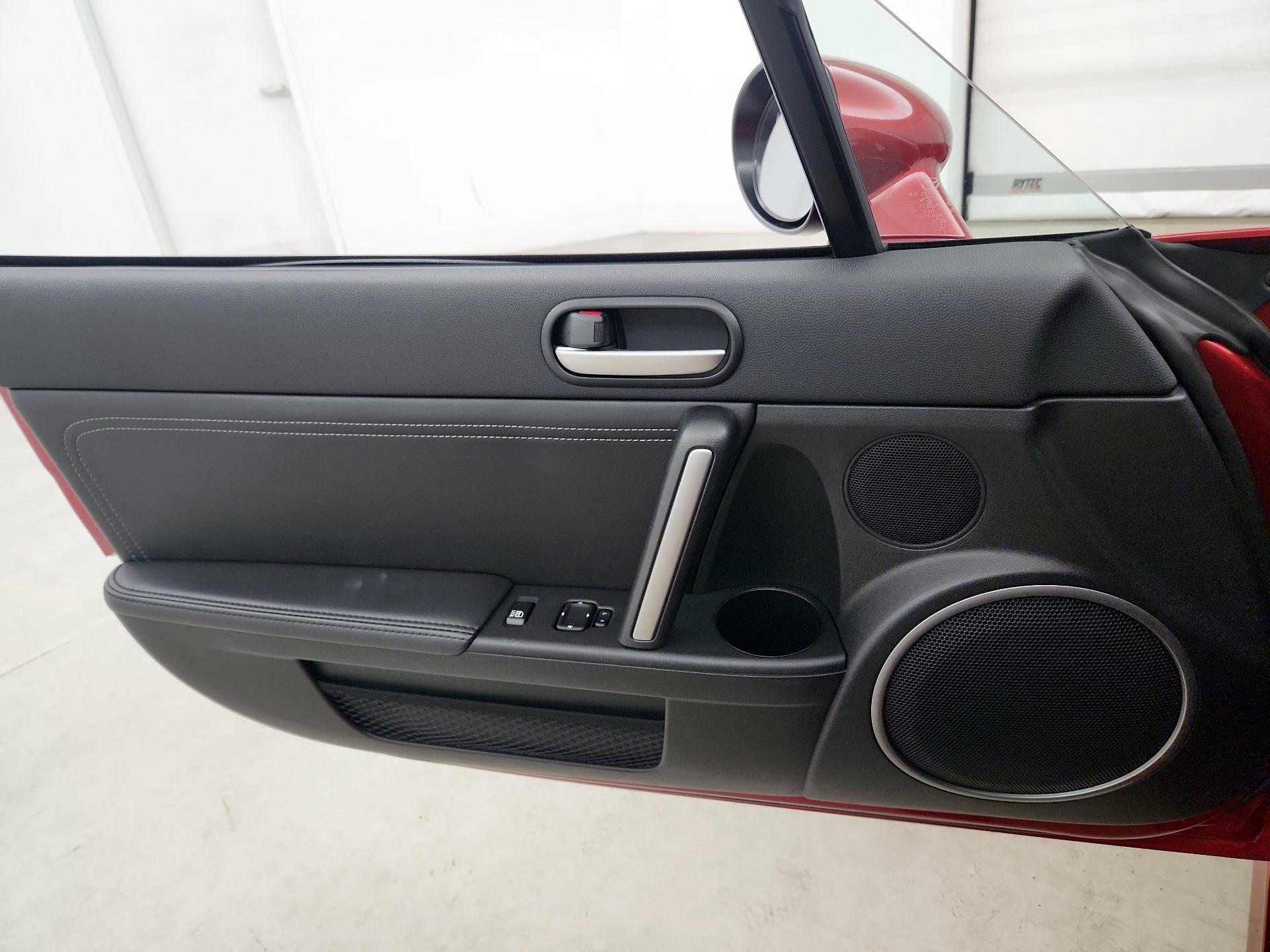 Thumbnail: 2014 Mazda MX-5 Miata - 12