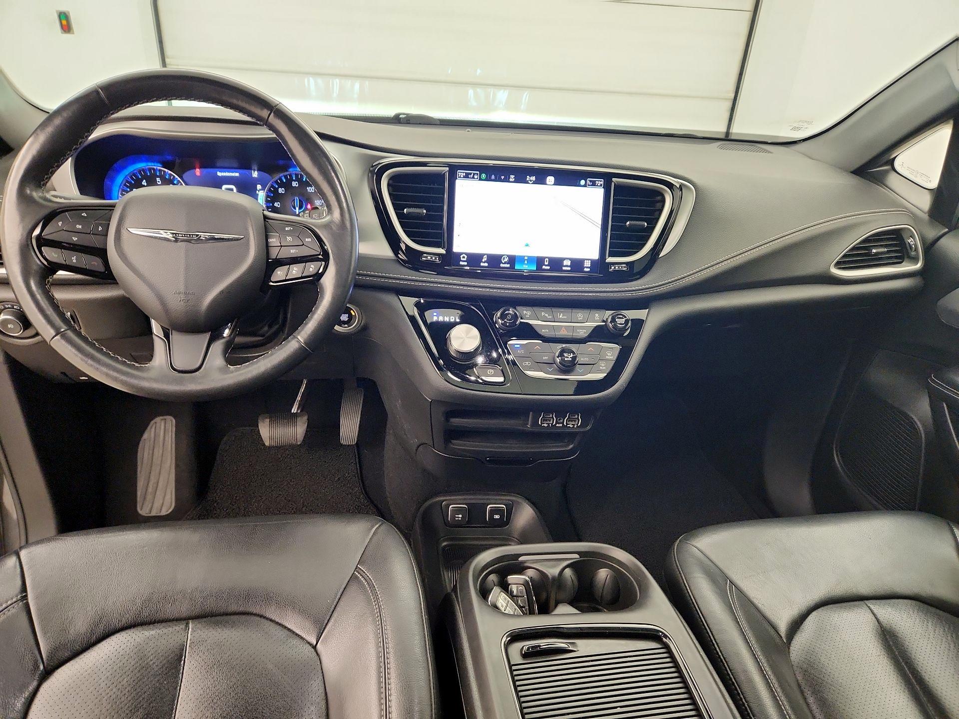 Thumbnail: 2021 Chrysler Pacifica - 9