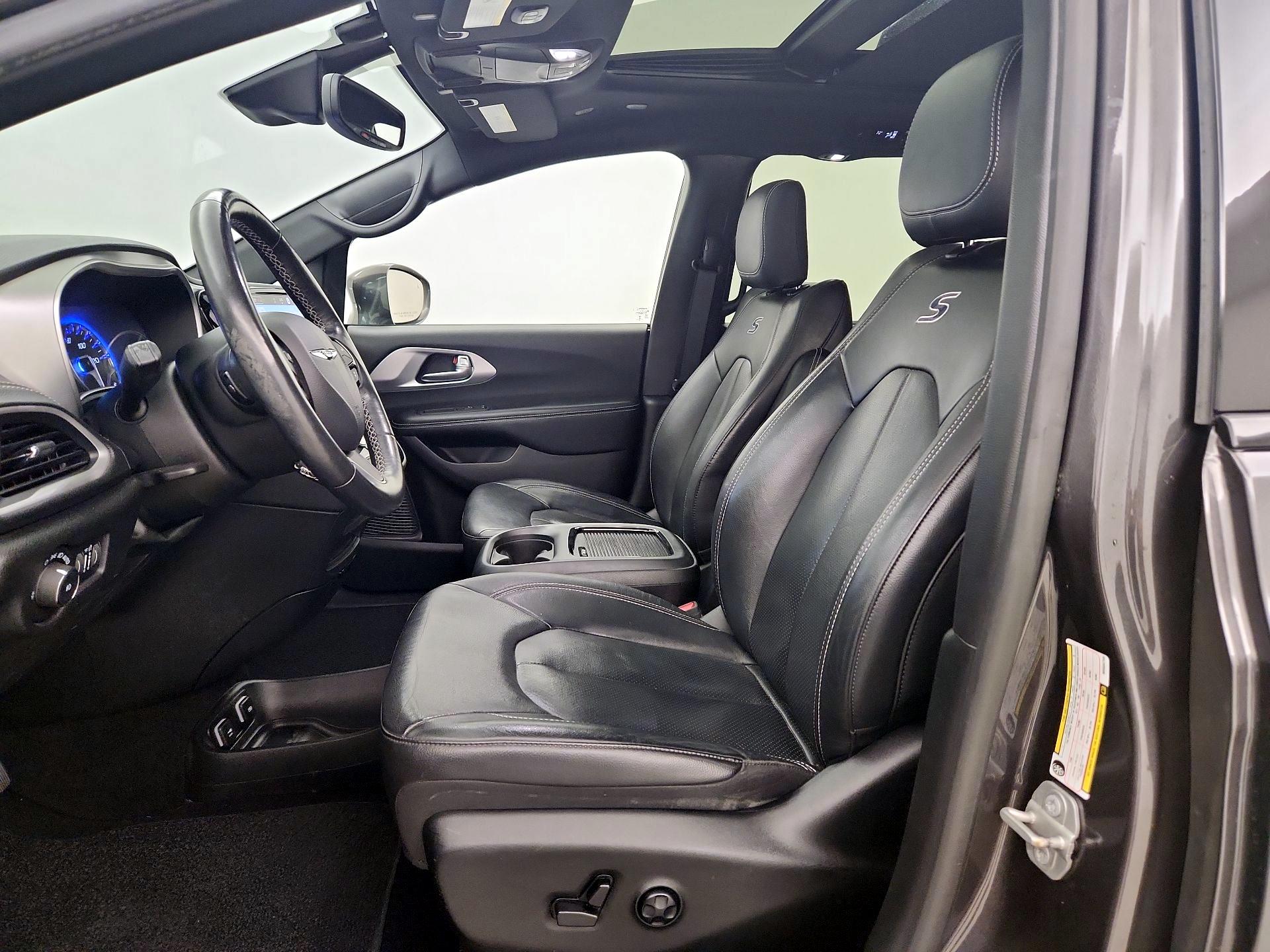 Thumbnail: 2021 Chrysler Pacifica - 11