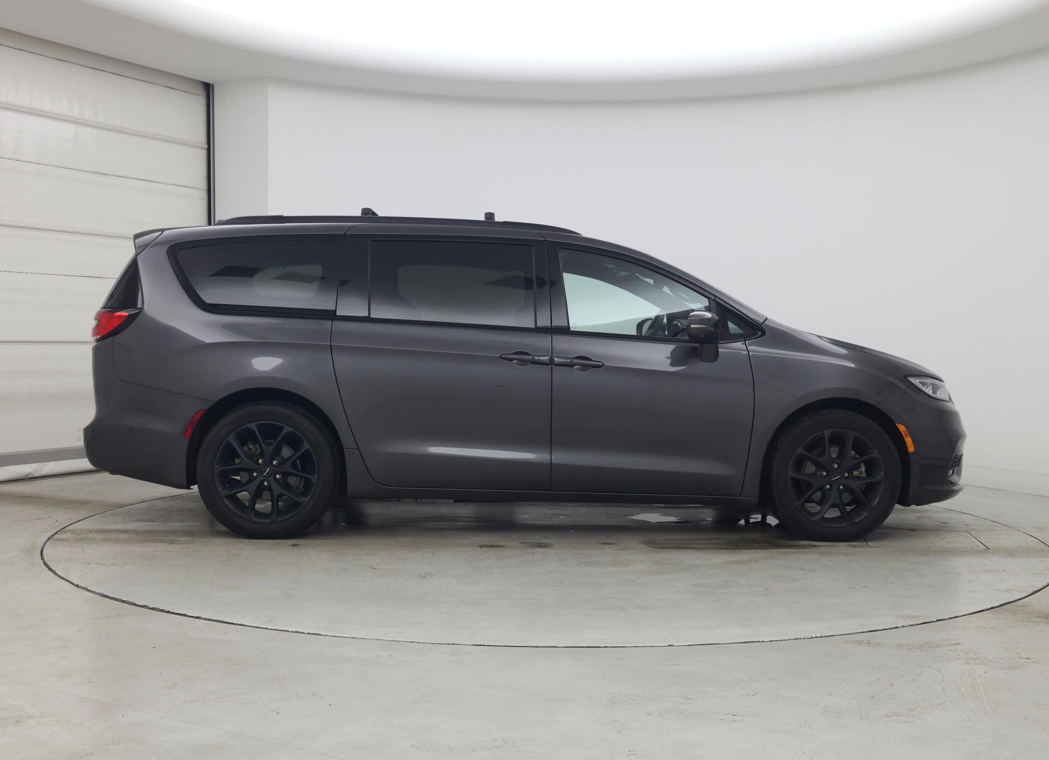 Thumbnail: 2021 Chrysler Pacifica - 7