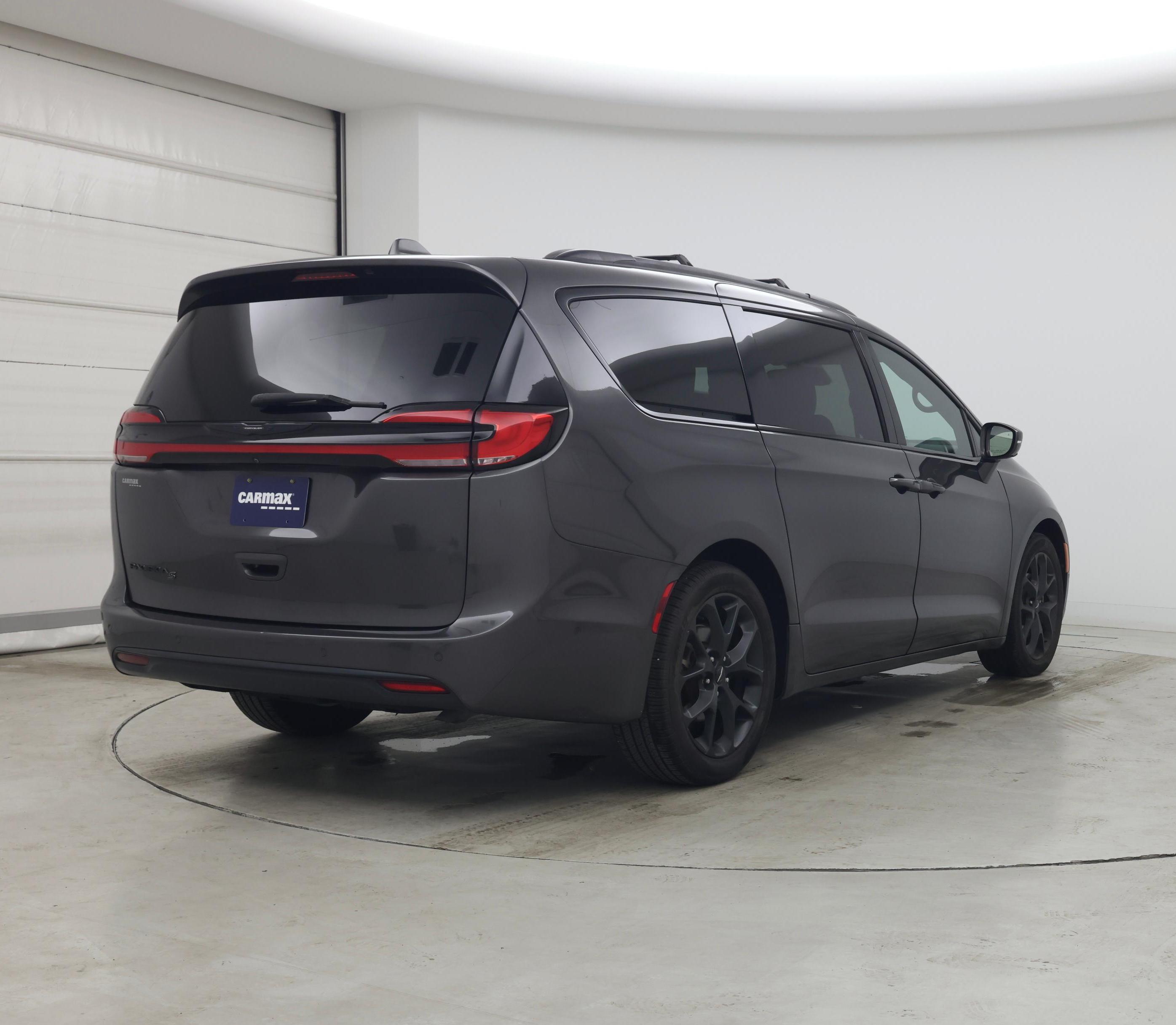 Thumbnail: 2021 Chrysler Pacifica - 8