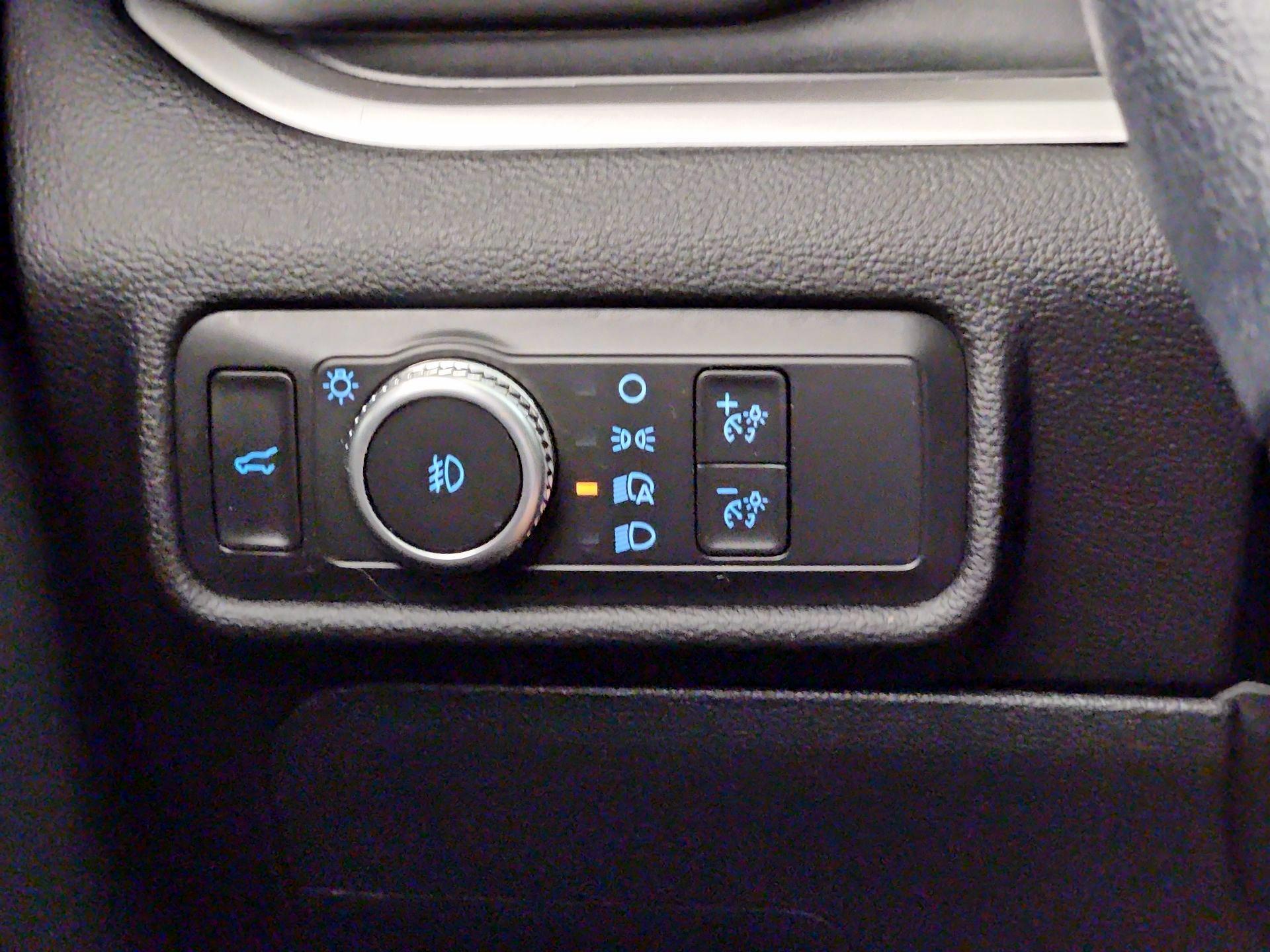 Thumbnail: 2022 Ford Explorer - 13