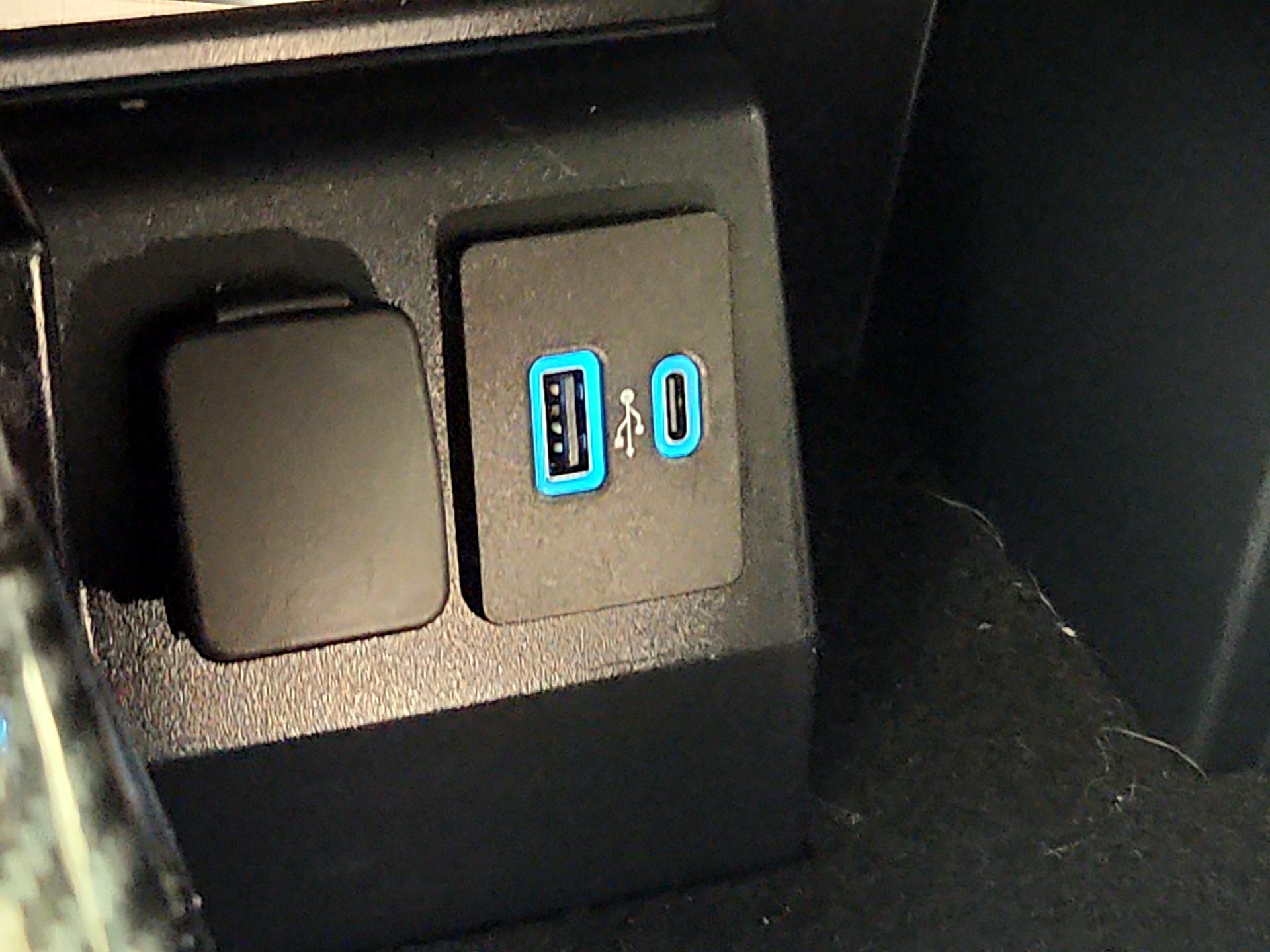 Thumbnail: 2022 Ford Explorer - 19