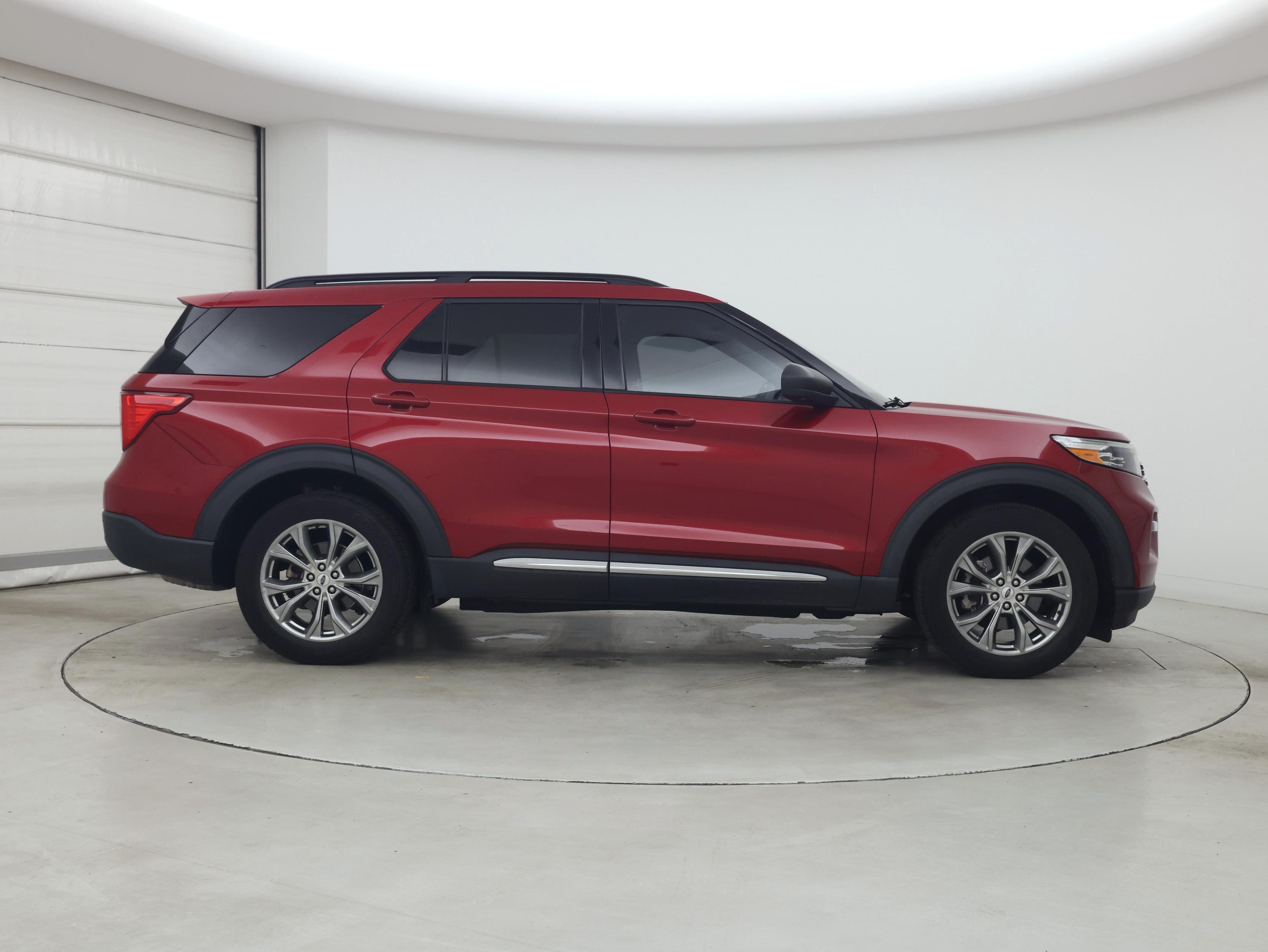 Thumbnail: 2022 Ford Explorer - 7