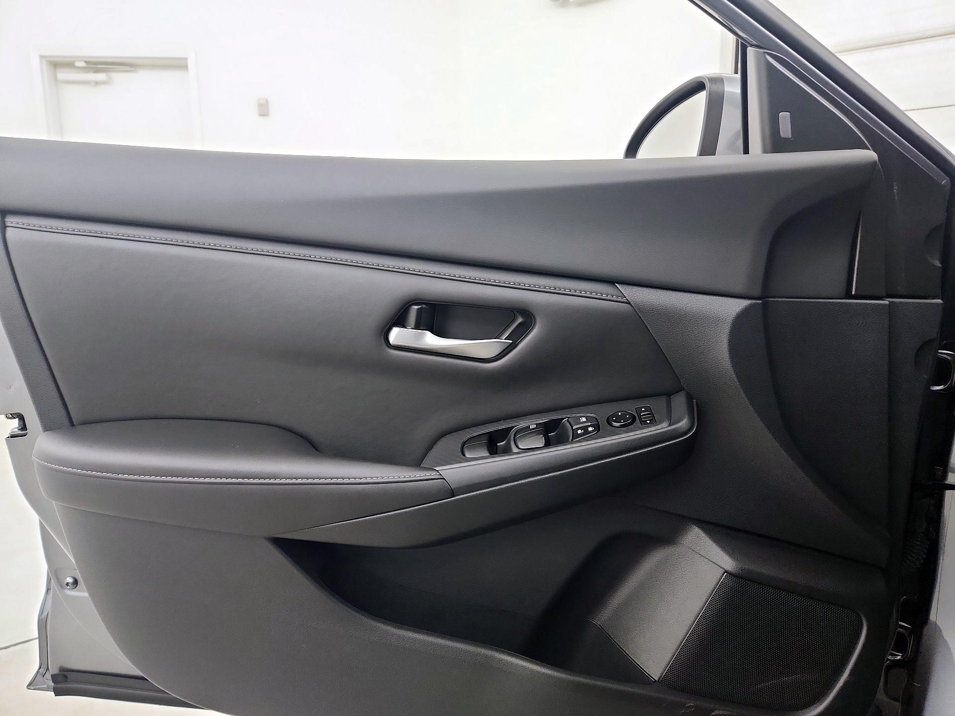 Thumbnail: 2022 Nissan Sentra - 12