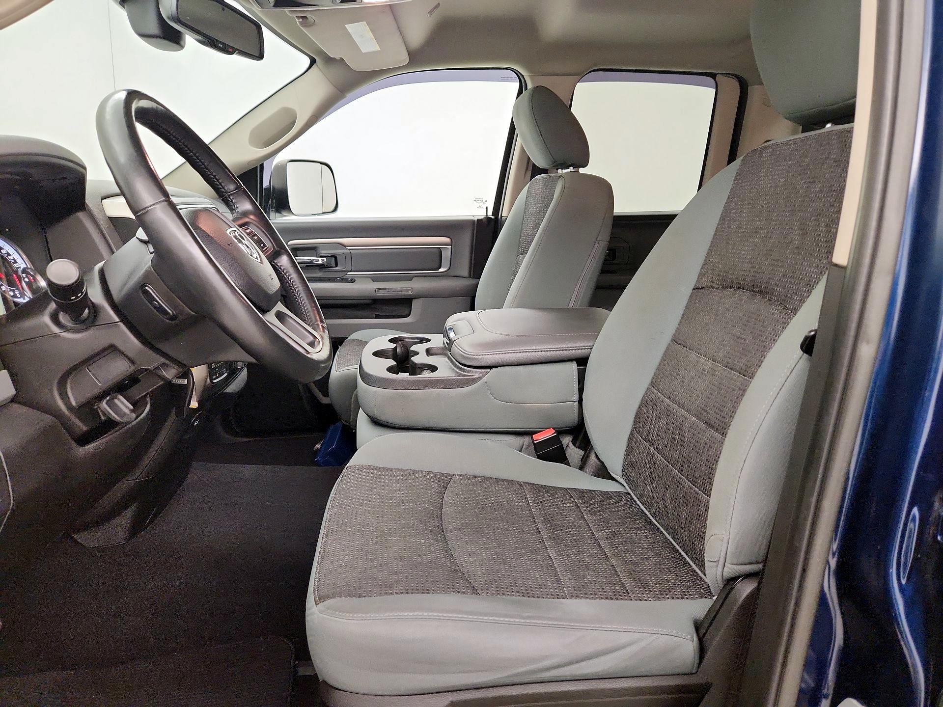 Thumbnail: 2019 RAM 1500 Classic - 11