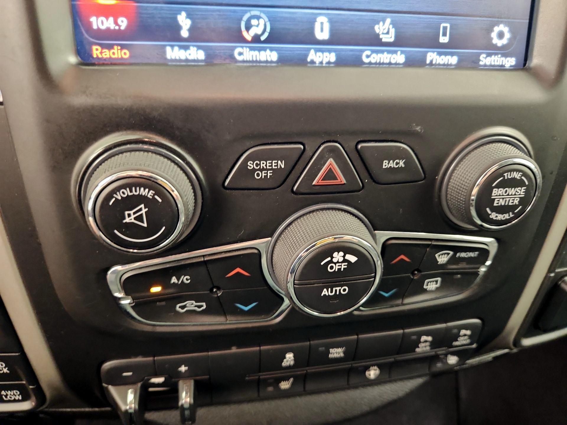 Thumbnail: 2019 RAM 1500 Classic - 16
