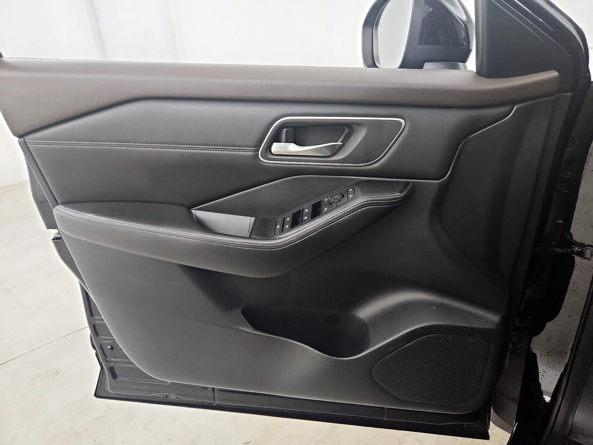 Thumbnail: 2021 Nissan Rogue - 12