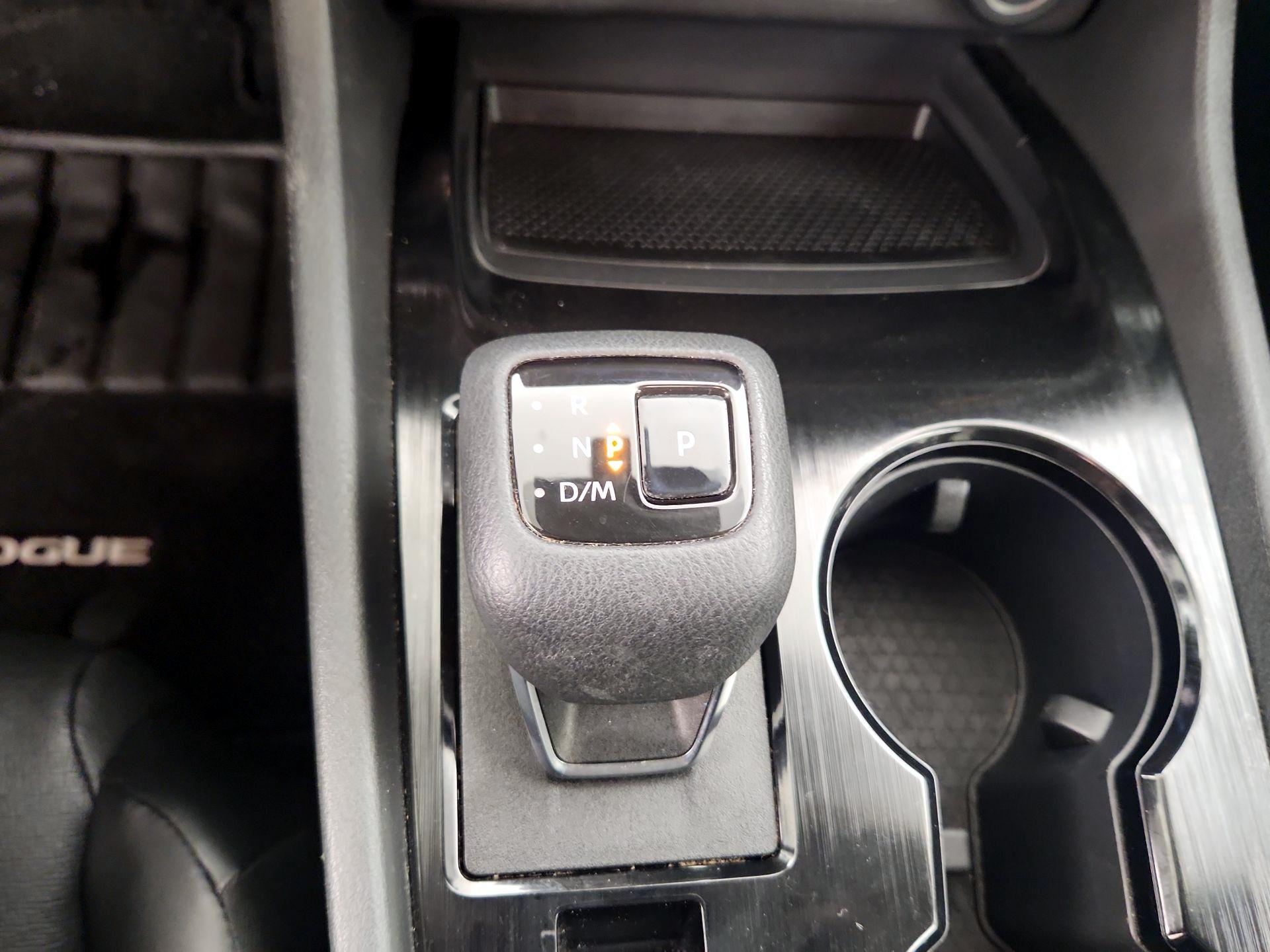 Thumbnail: 2021 Nissan Rogue - 17