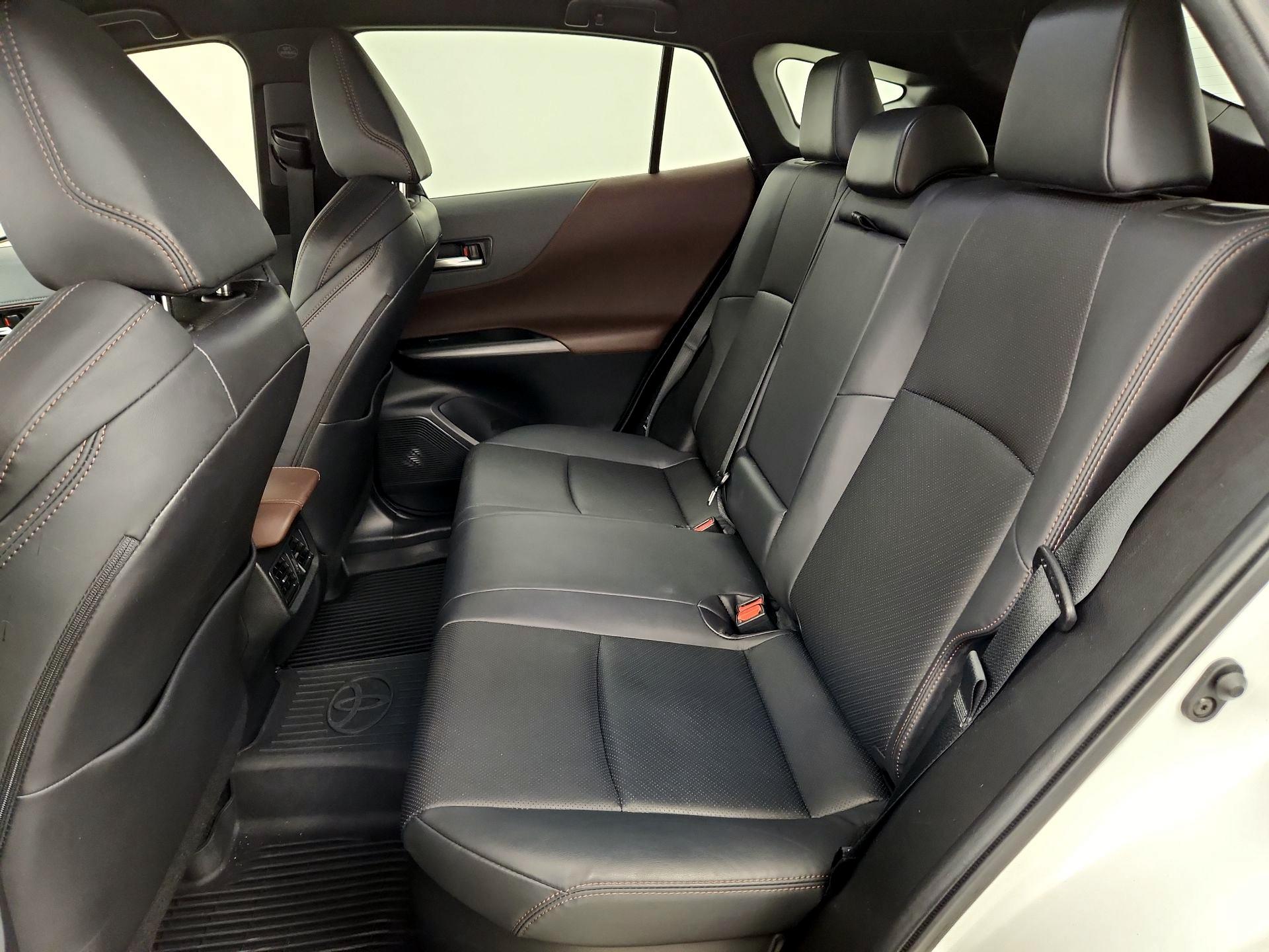 Thumbnail: 2021 Toyota Venza - 20