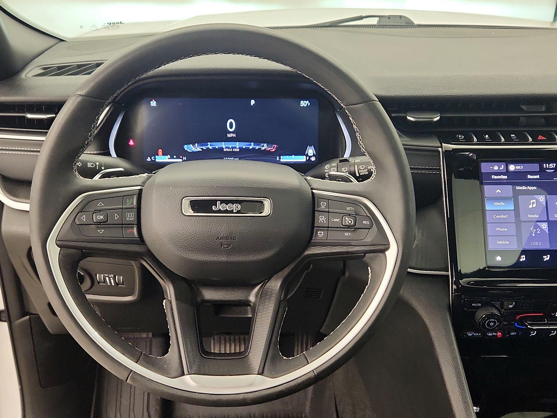 Thumbnail: 2023 Jeep Grand Cherokee - 10