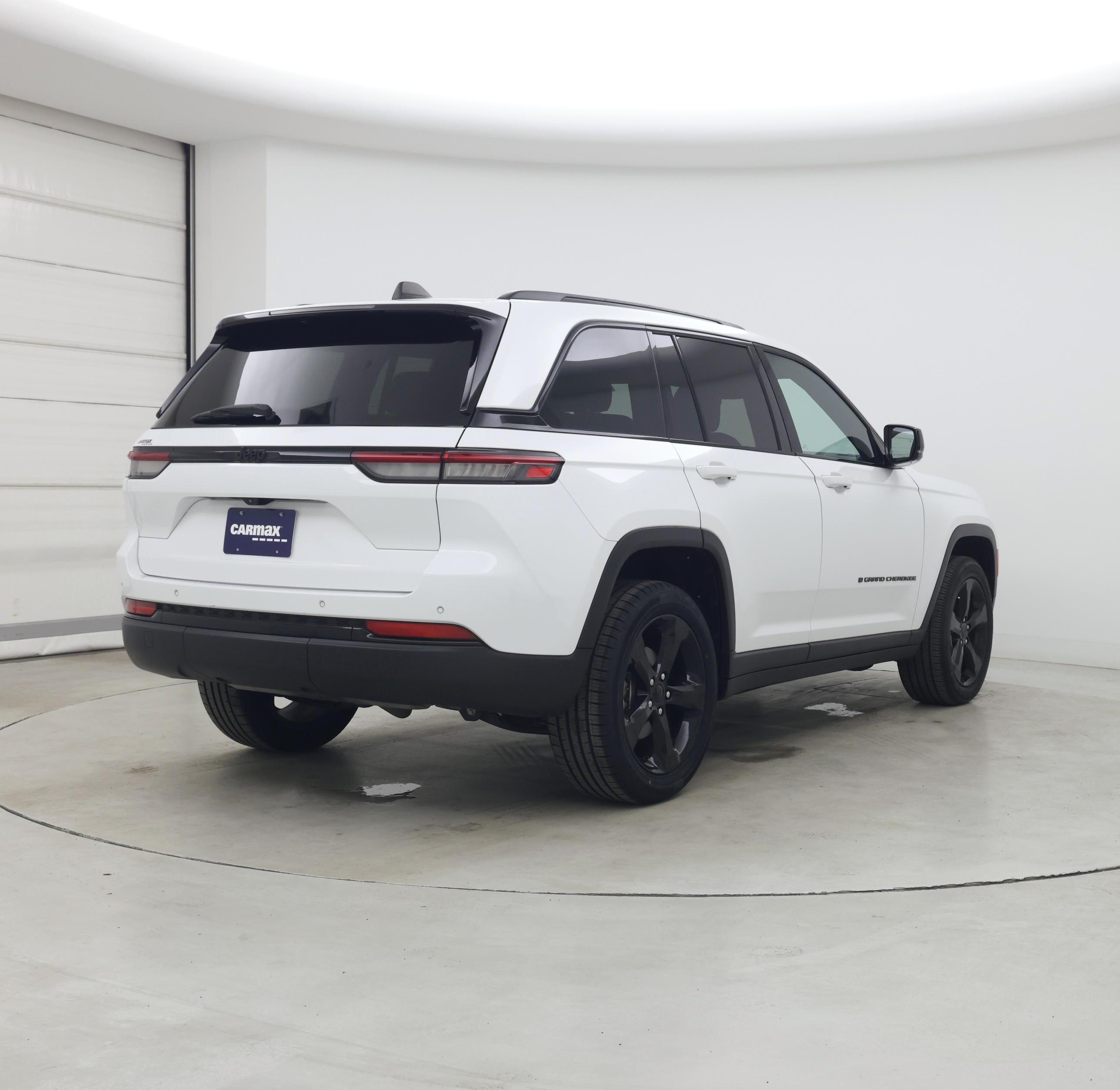 Thumbnail: 2023 Jeep Grand Cherokee - 8