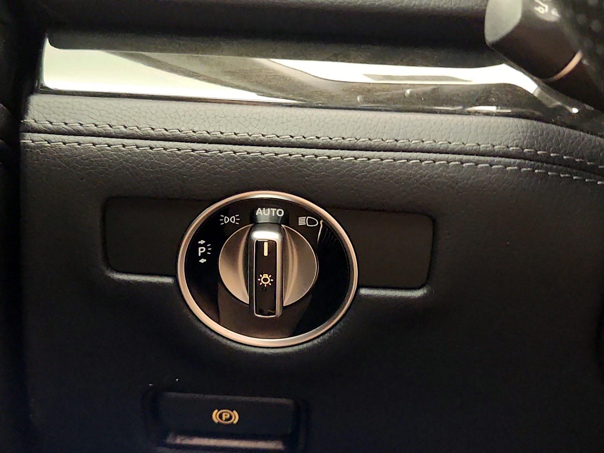 Thumbnail: 2018 Mercedes-Benz SL-Class - 13