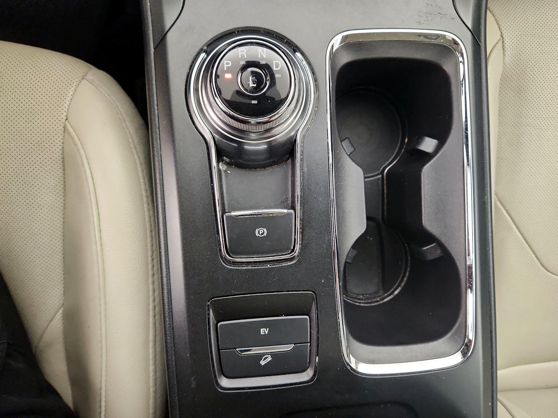 Thumbnail: 2017 Ford Fusion - 18