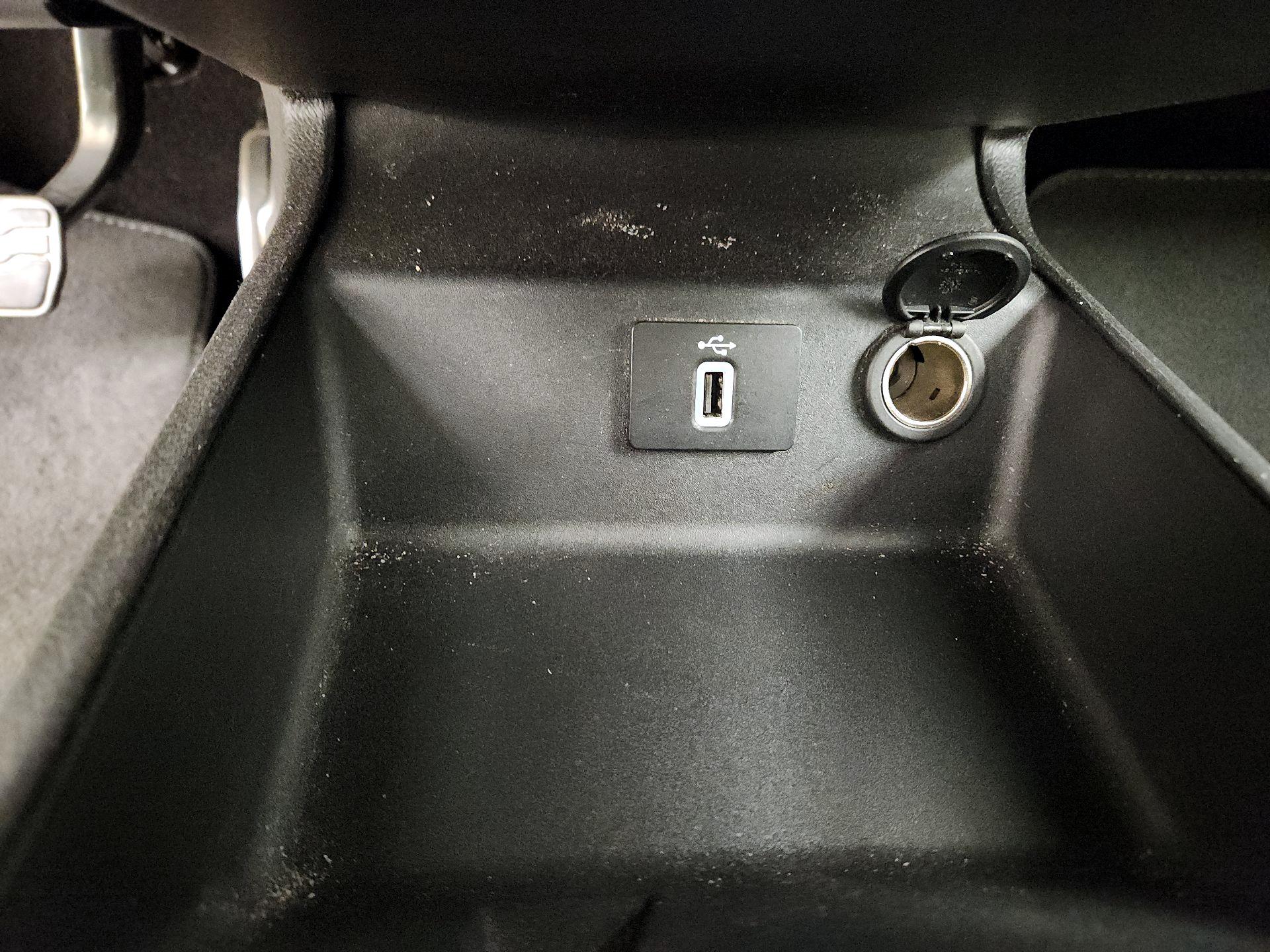 Thumbnail: 2017 Ford Fusion - 19