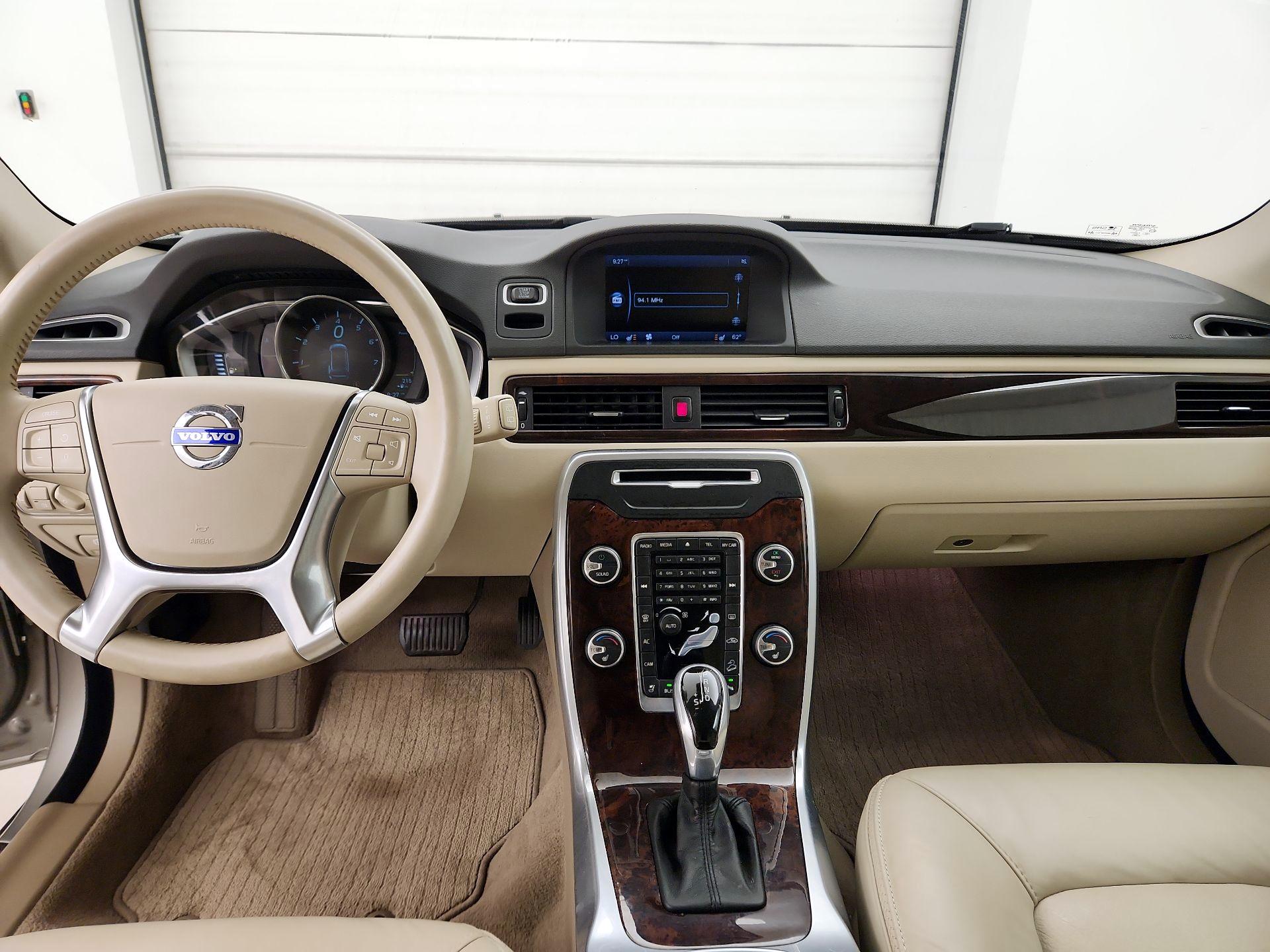 Thumbnail: 2015 Volvo XC70 - 9