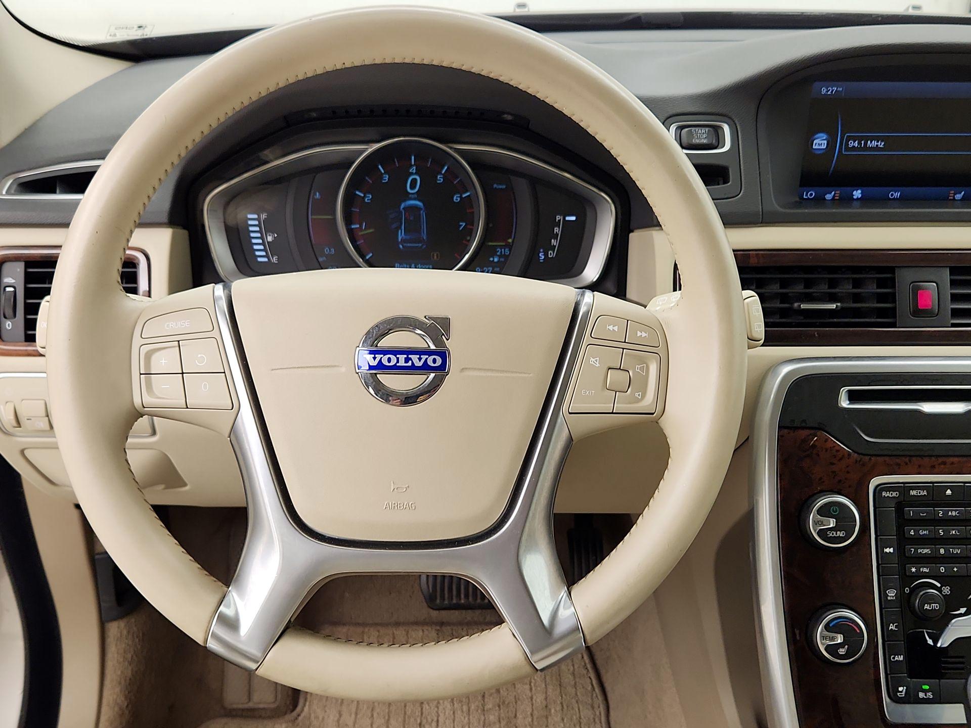 Thumbnail: 2015 Volvo XC70 - 10