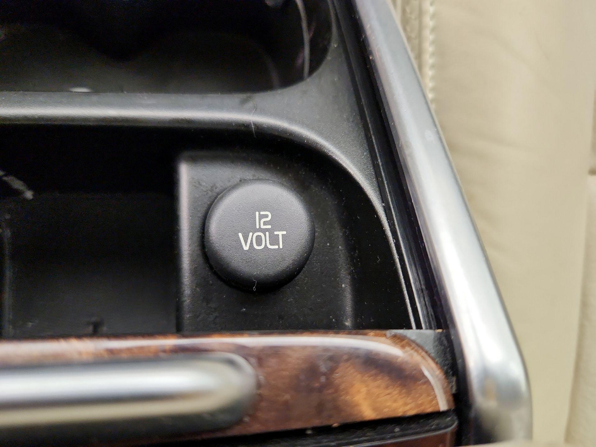 Thumbnail: 2015 Volvo XC70 - 18