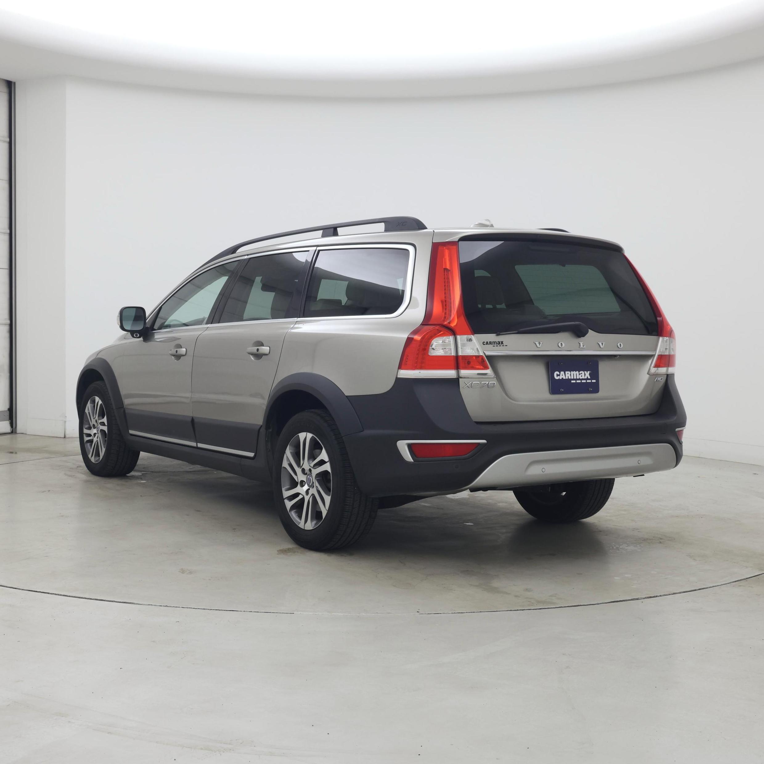 Thumbnail: 2015 Volvo XC70 - 2