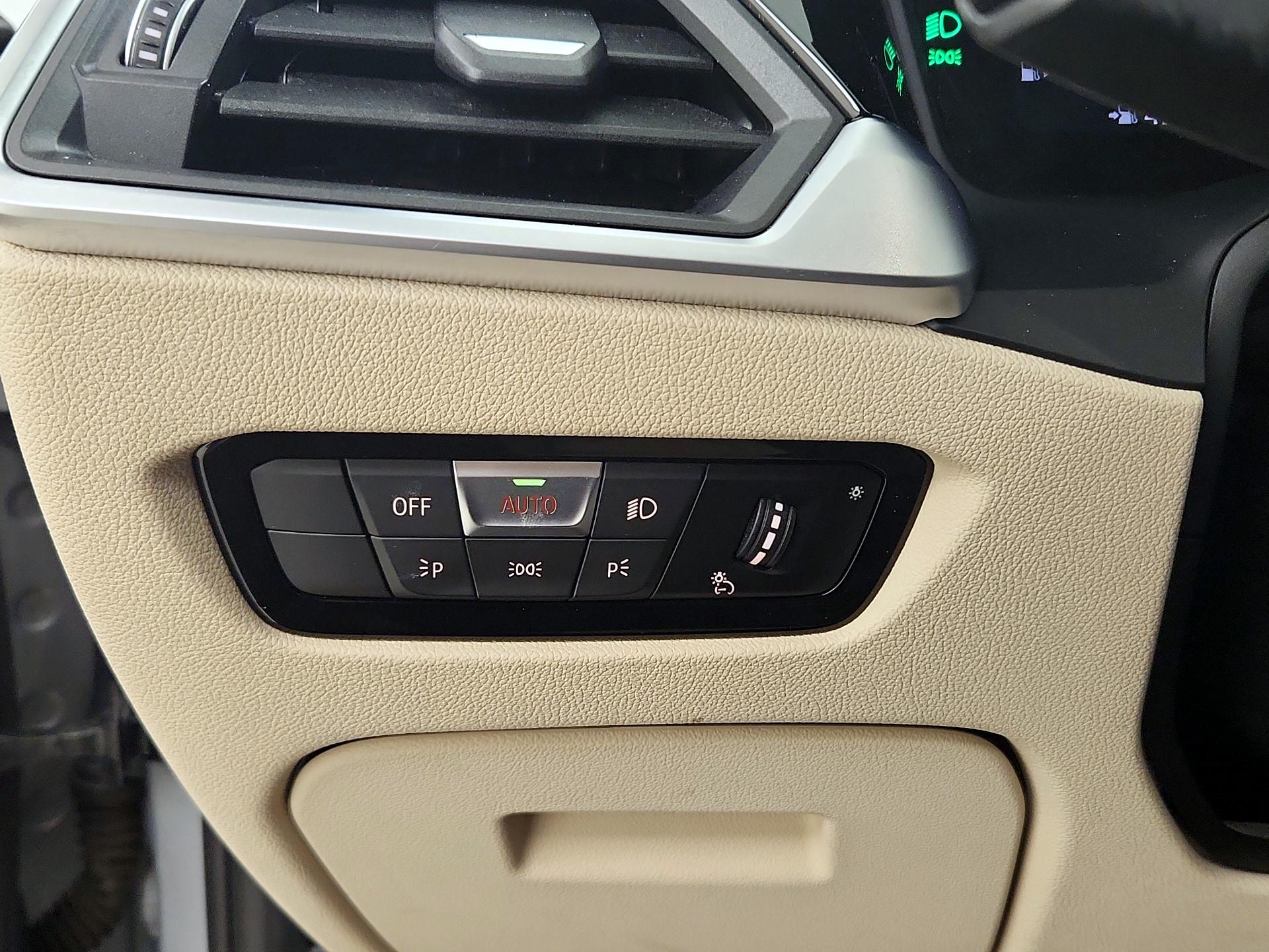 Thumbnail: 2019 BMW 3 Series - 13