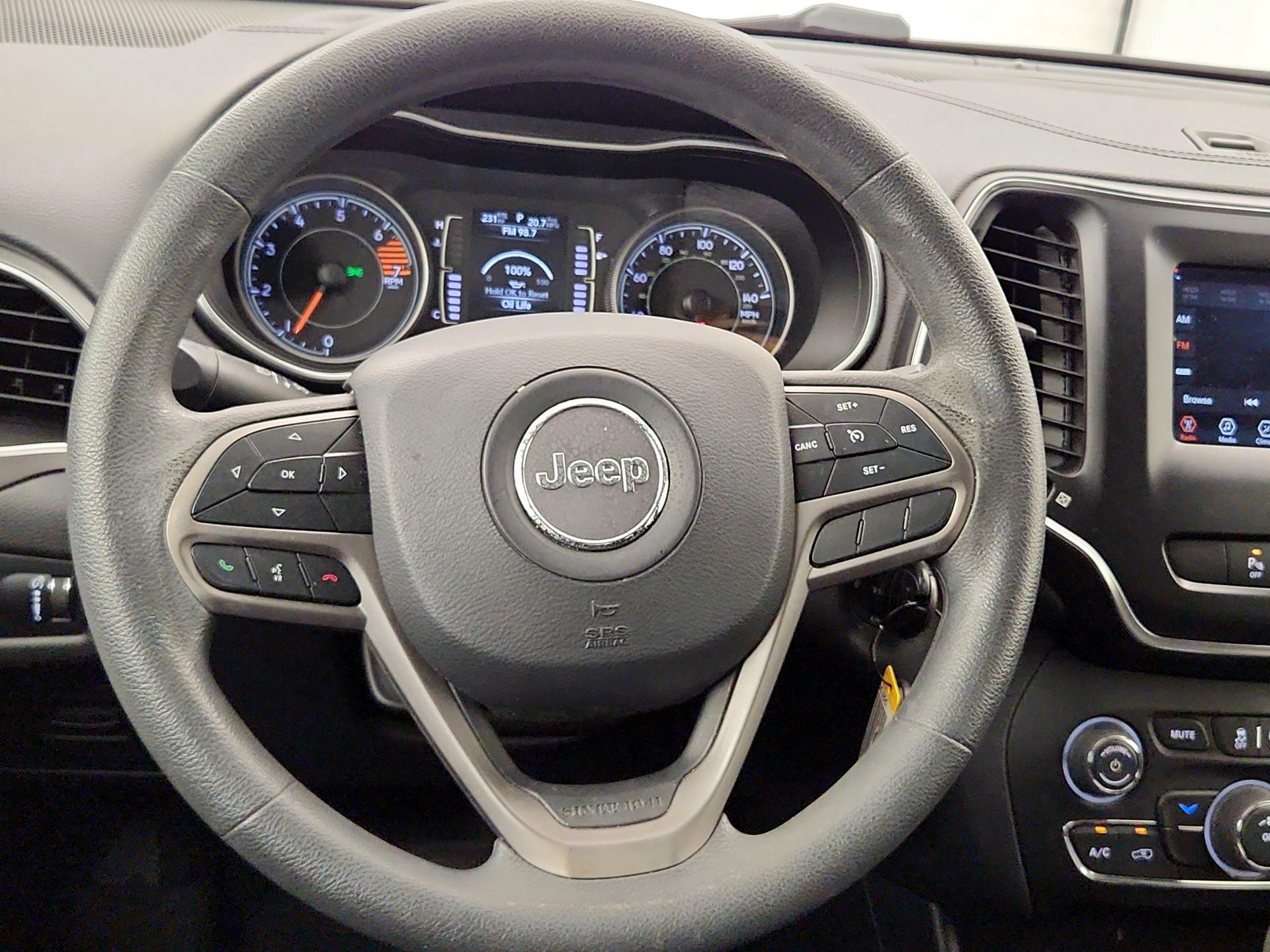 Thumbnail: 2020 Jeep Cherokee - 10
