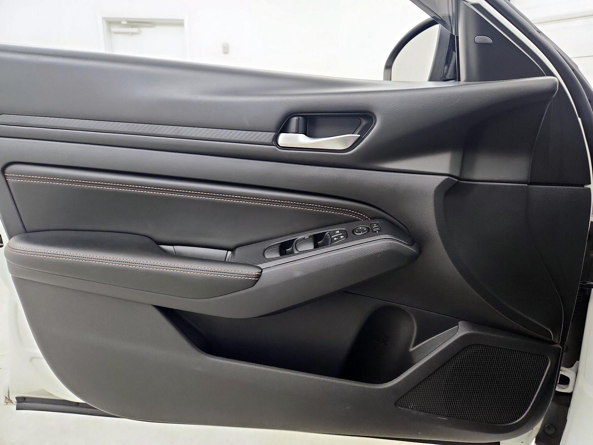 Thumbnail: 2019 Nissan Altima - 12