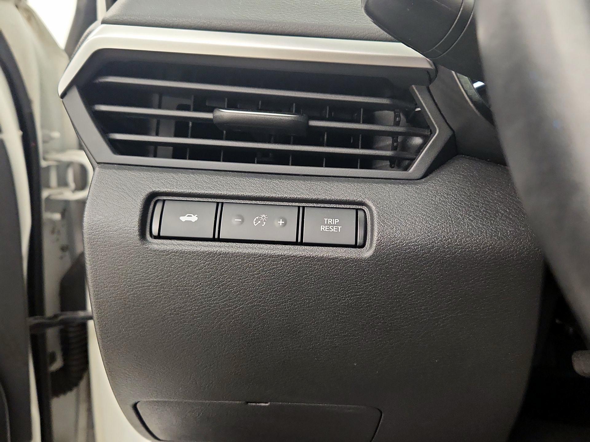 Thumbnail: 2019 Nissan Altima - 13