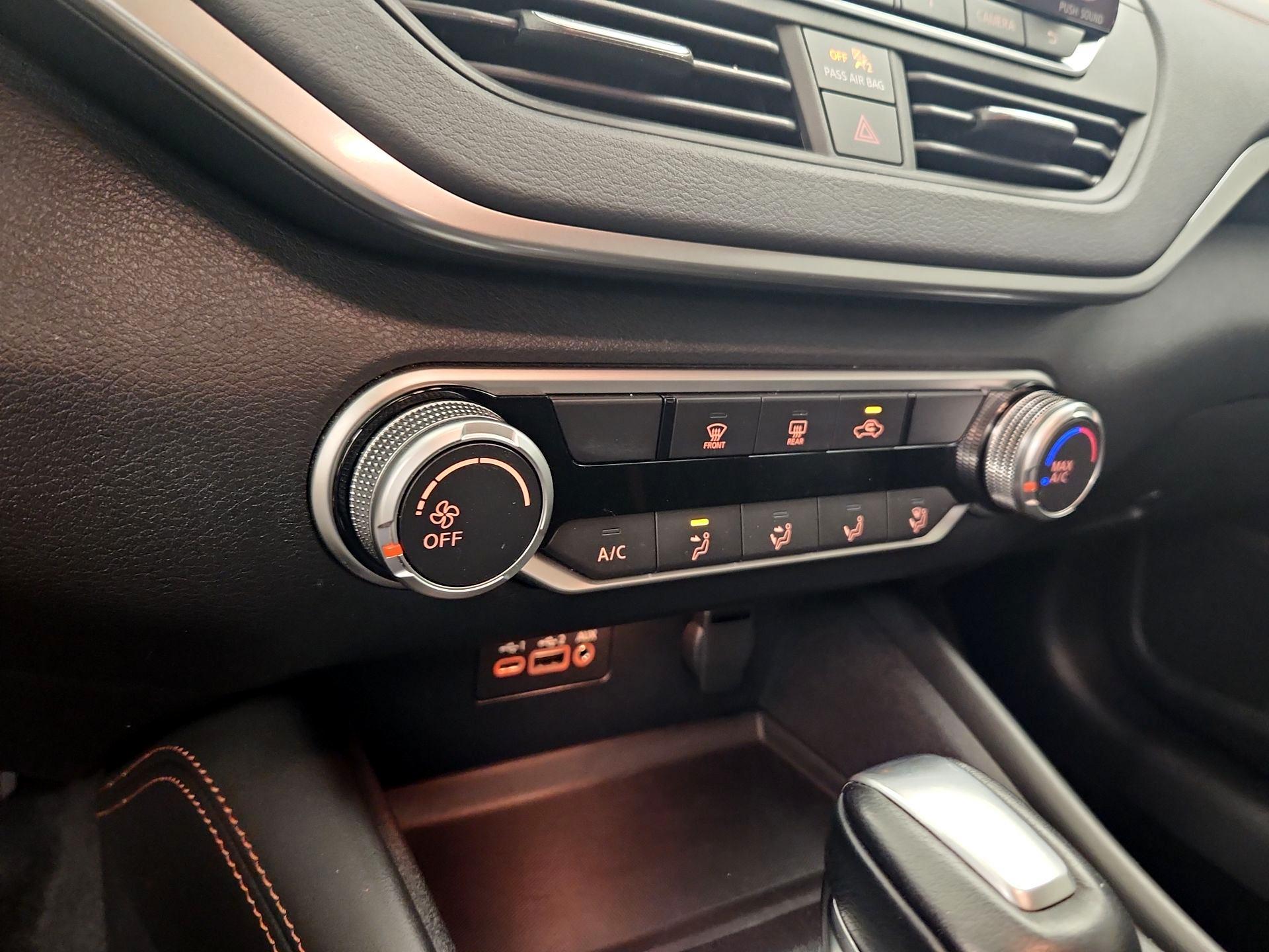 Thumbnail: 2019 Nissan Altima - 16