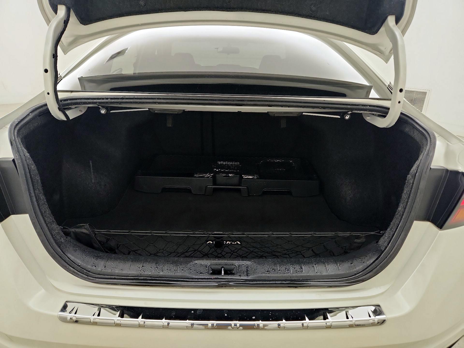 Thumbnail: 2019 Nissan Altima - 20