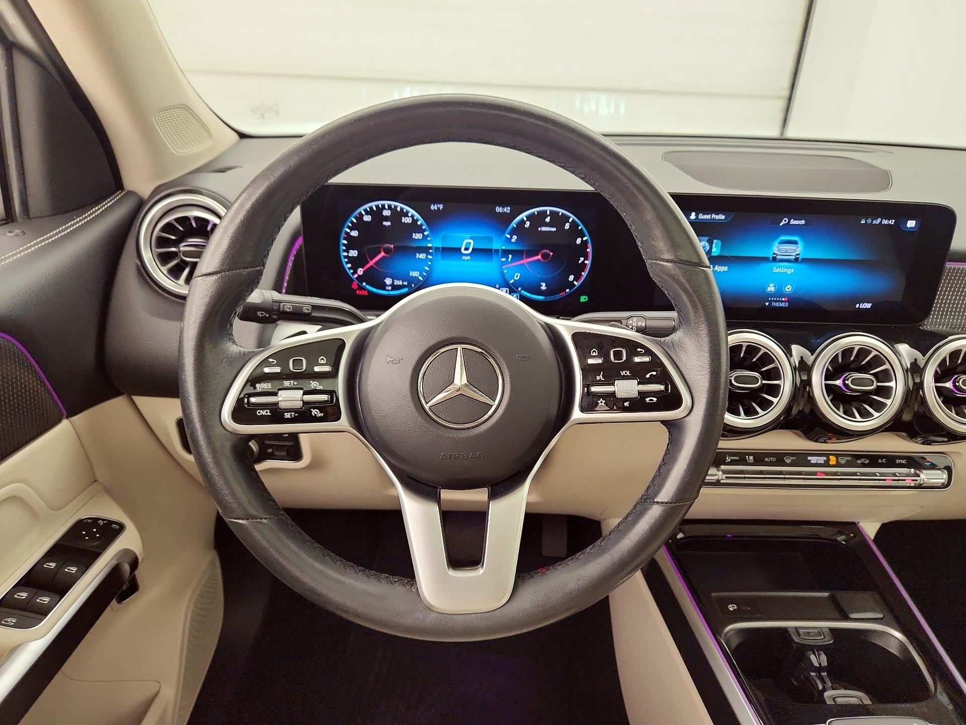 Thumbnail: 2022 Mercedes-Benz GLB - 10