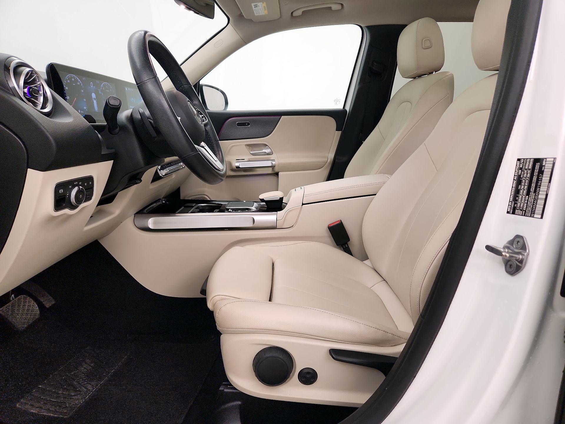 Thumbnail: 2022 Mercedes-Benz GLB - 11