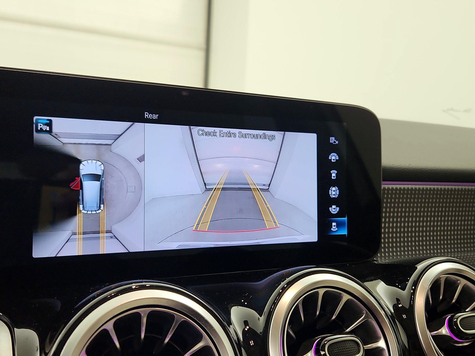 Thumbnail: 2022 Mercedes-Benz GLB - 14