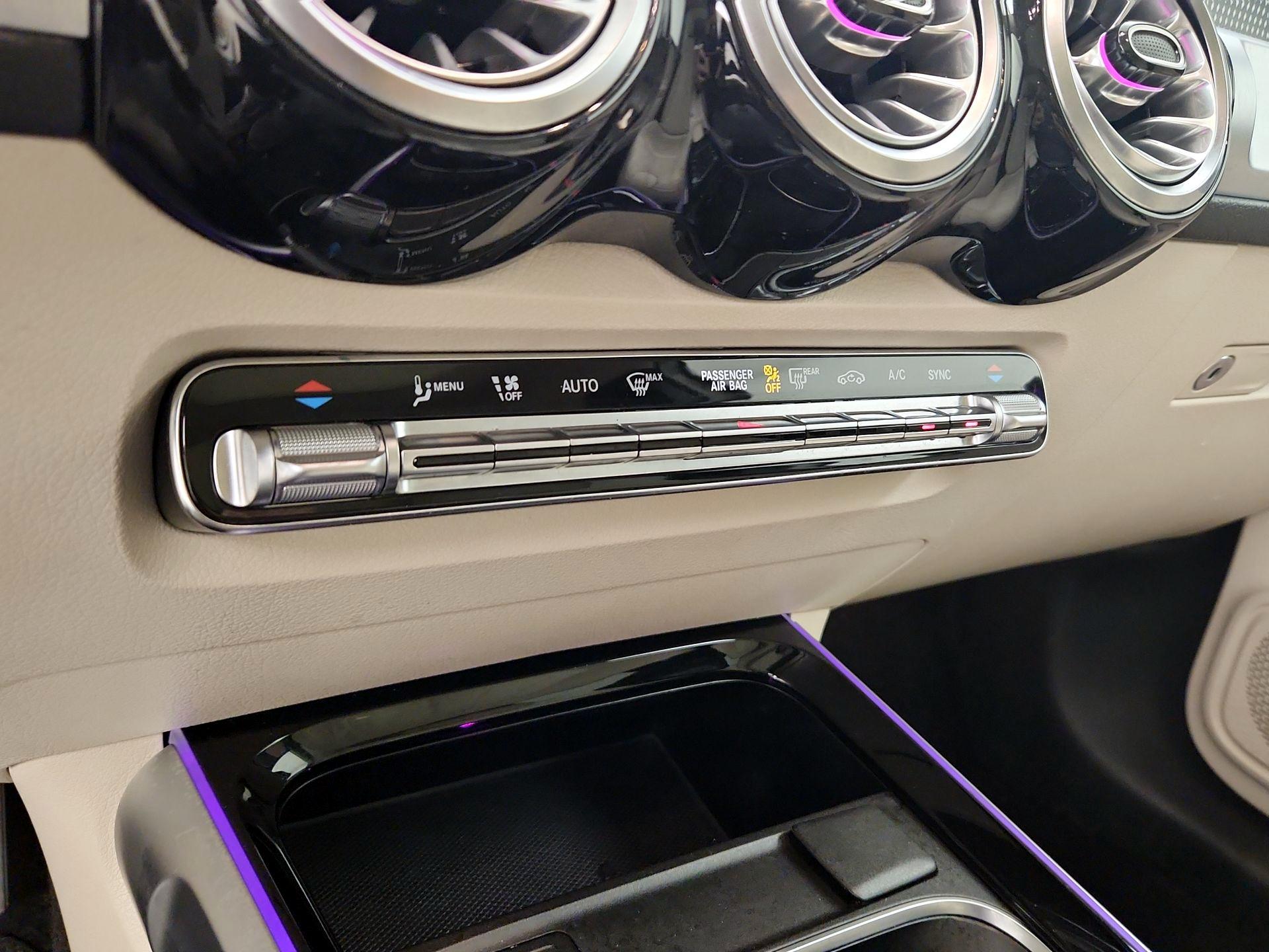 Thumbnail: 2022 Mercedes-Benz GLB - 16