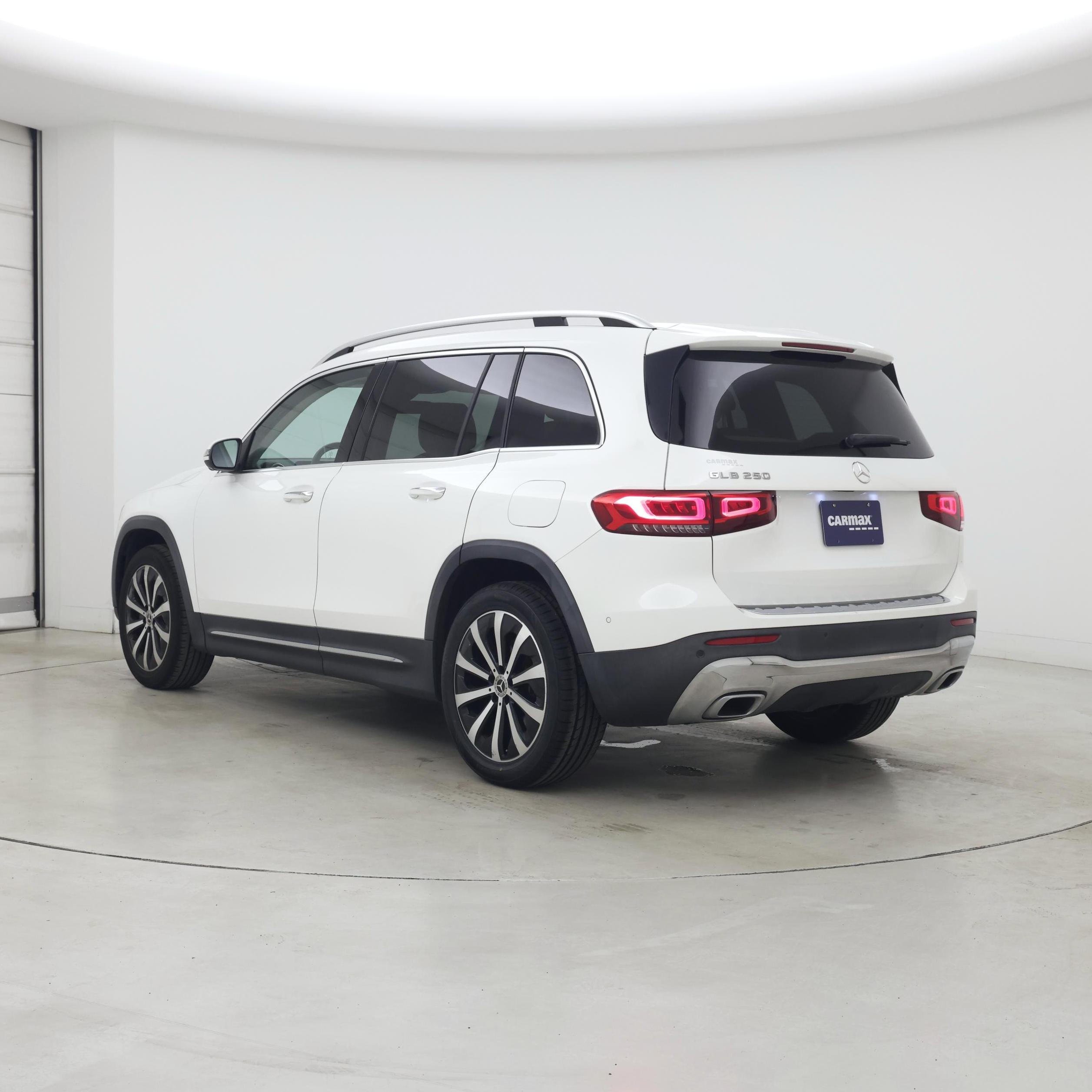 Thumbnail: 2022 Mercedes-Benz GLB - 2