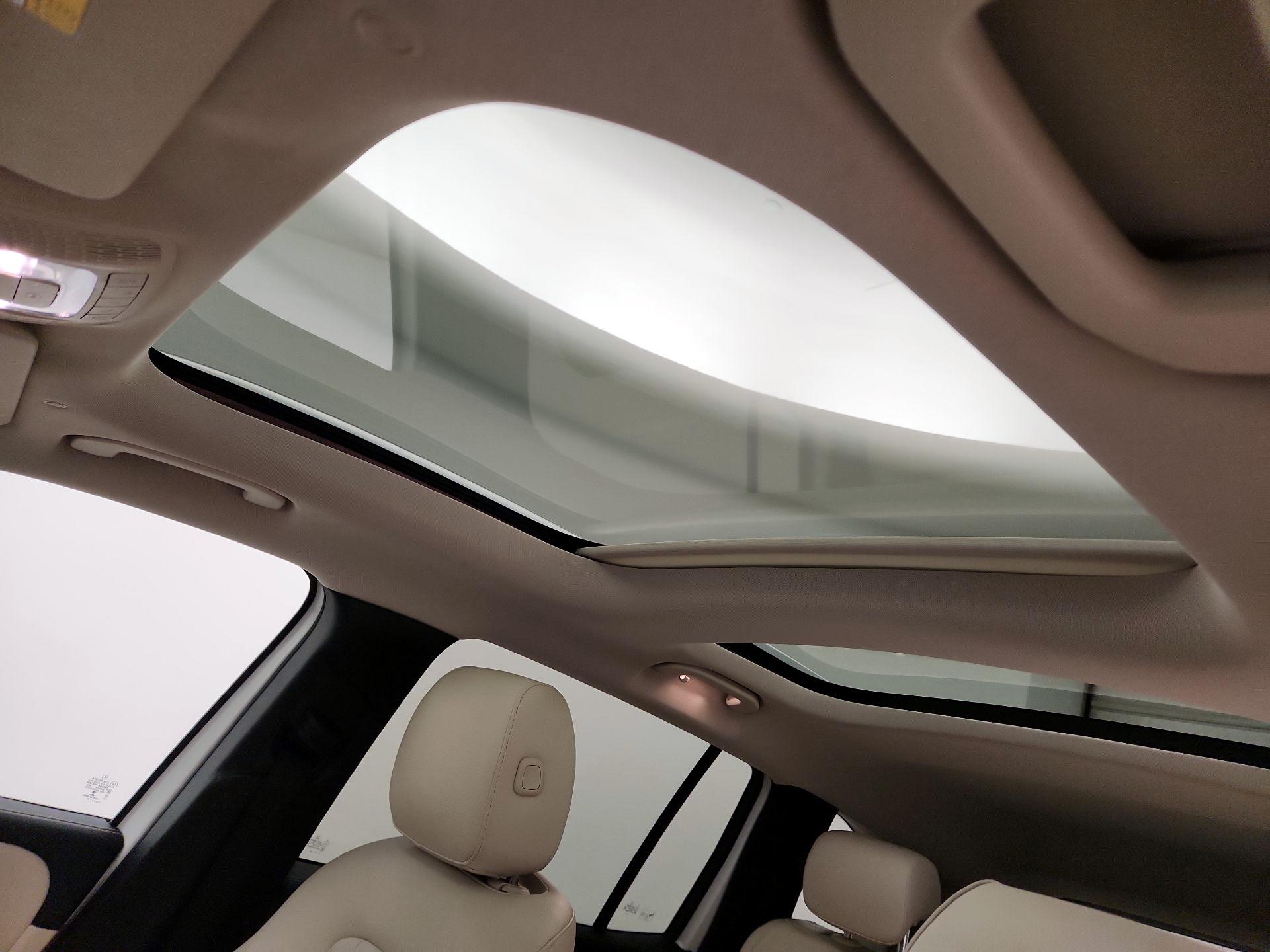 Thumbnail: 2022 Mercedes-Benz GLB - 19