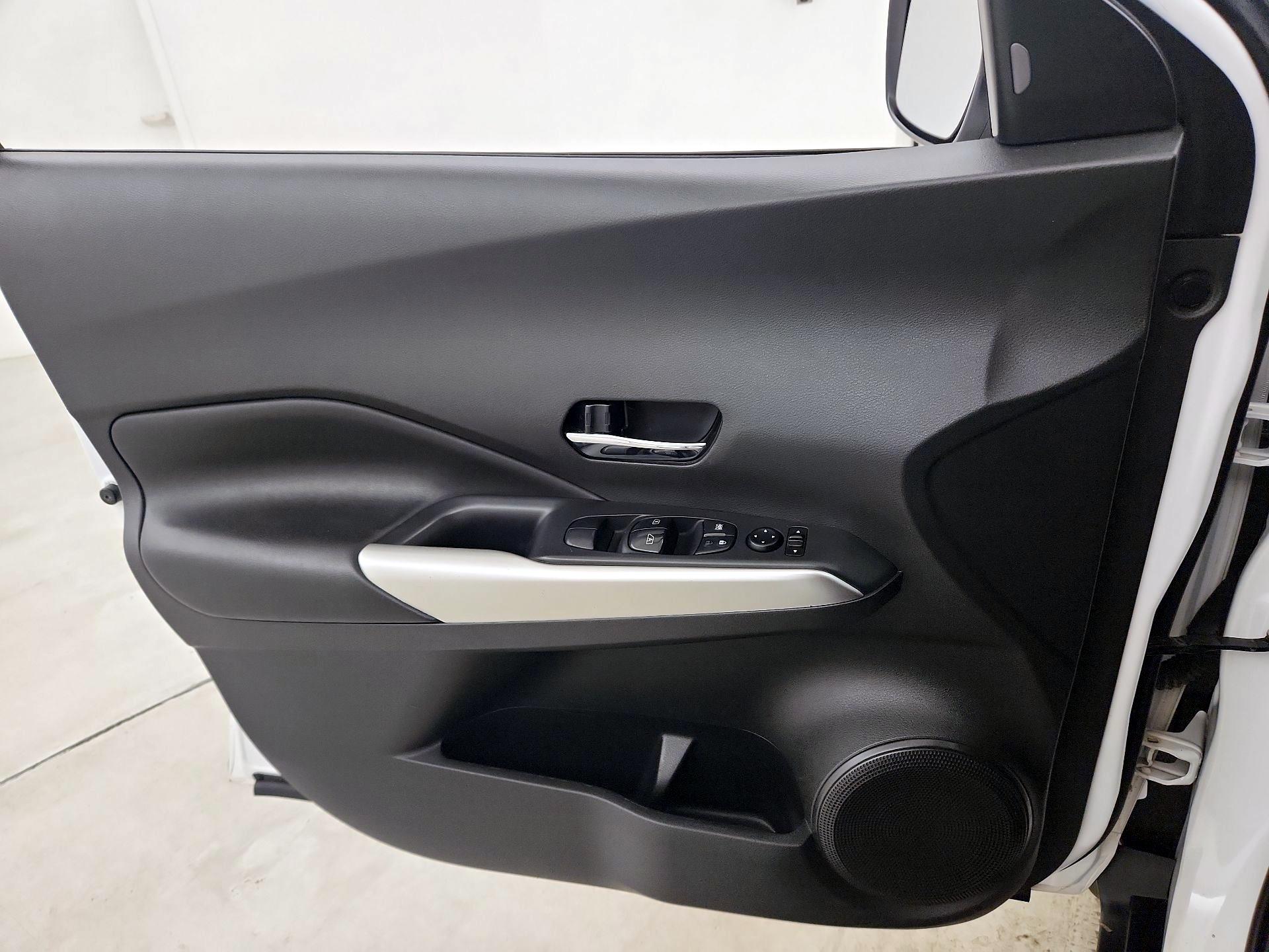 Thumbnail: 2019 Nissan Kicks - 12